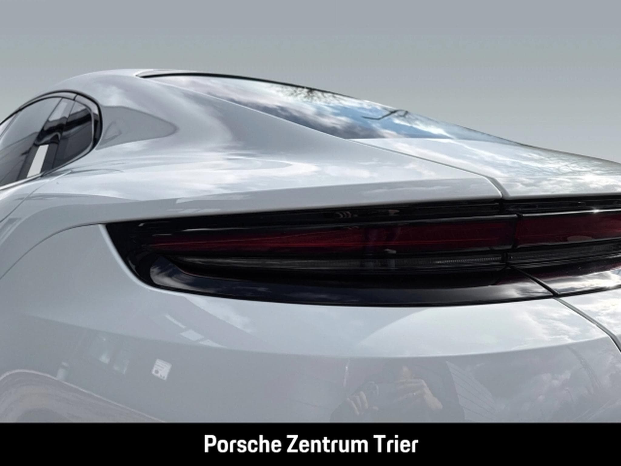Porsche Panamera E-Hybrid HA-Lenkung InnoDrive Head-Up (2025) - Photo 12