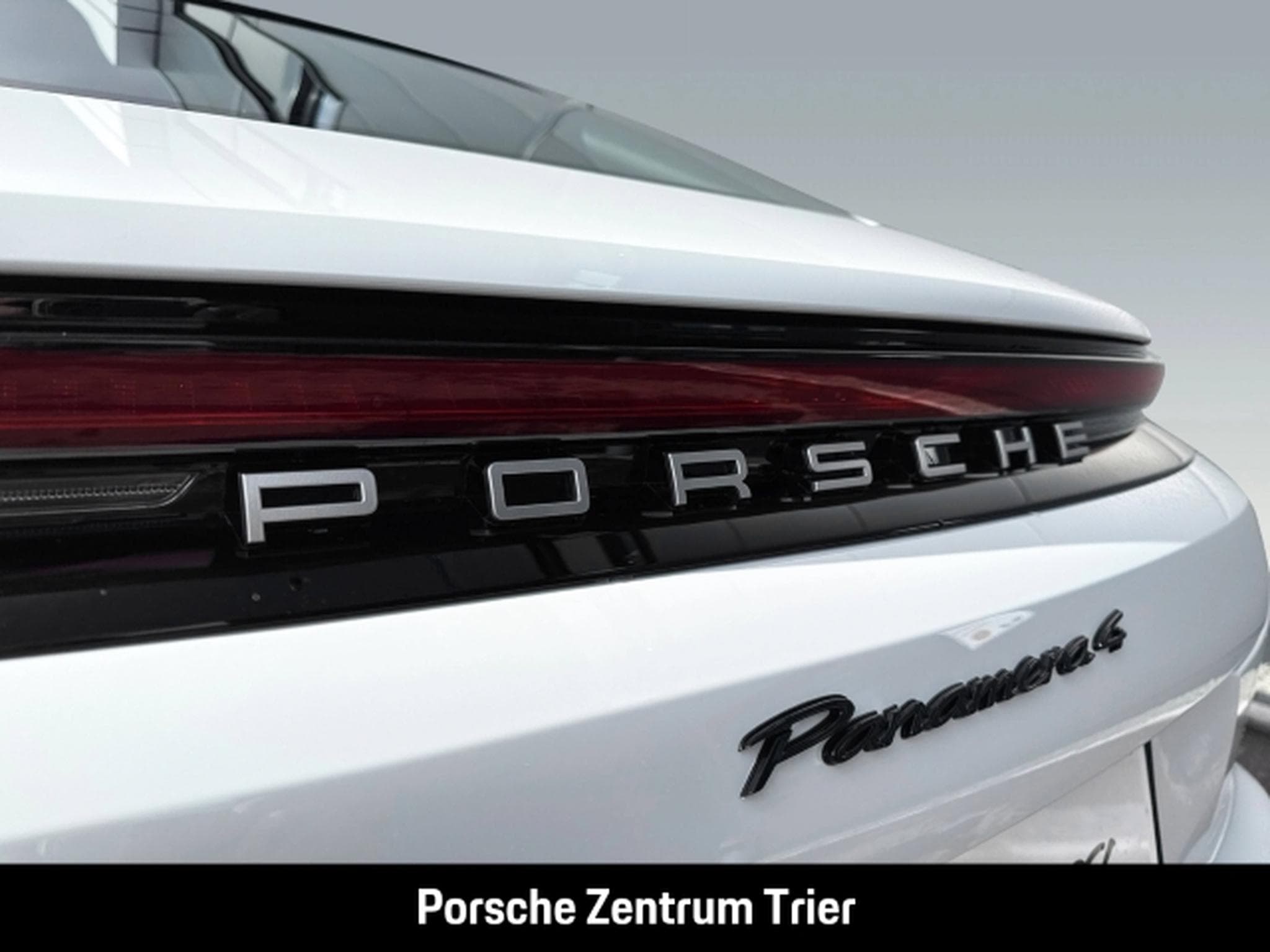 Porsche Panamera E-Hybrid HA-Lenkung InnoDrive Head-Up (2025) - Photo 13