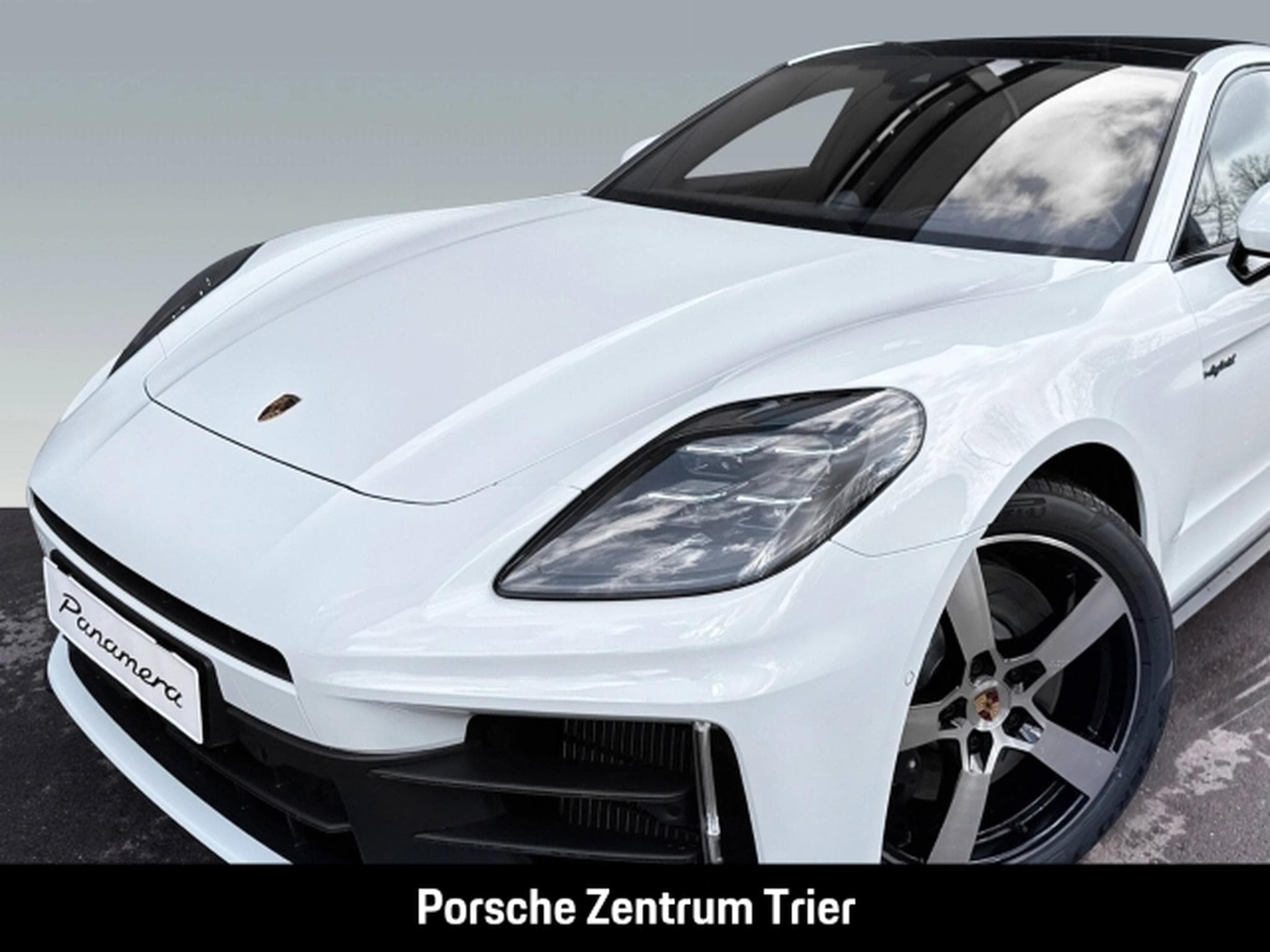 Porsche Panamera E-Hybrid HA-Lenkung InnoDrive Head-Up (2025) - Photo 9