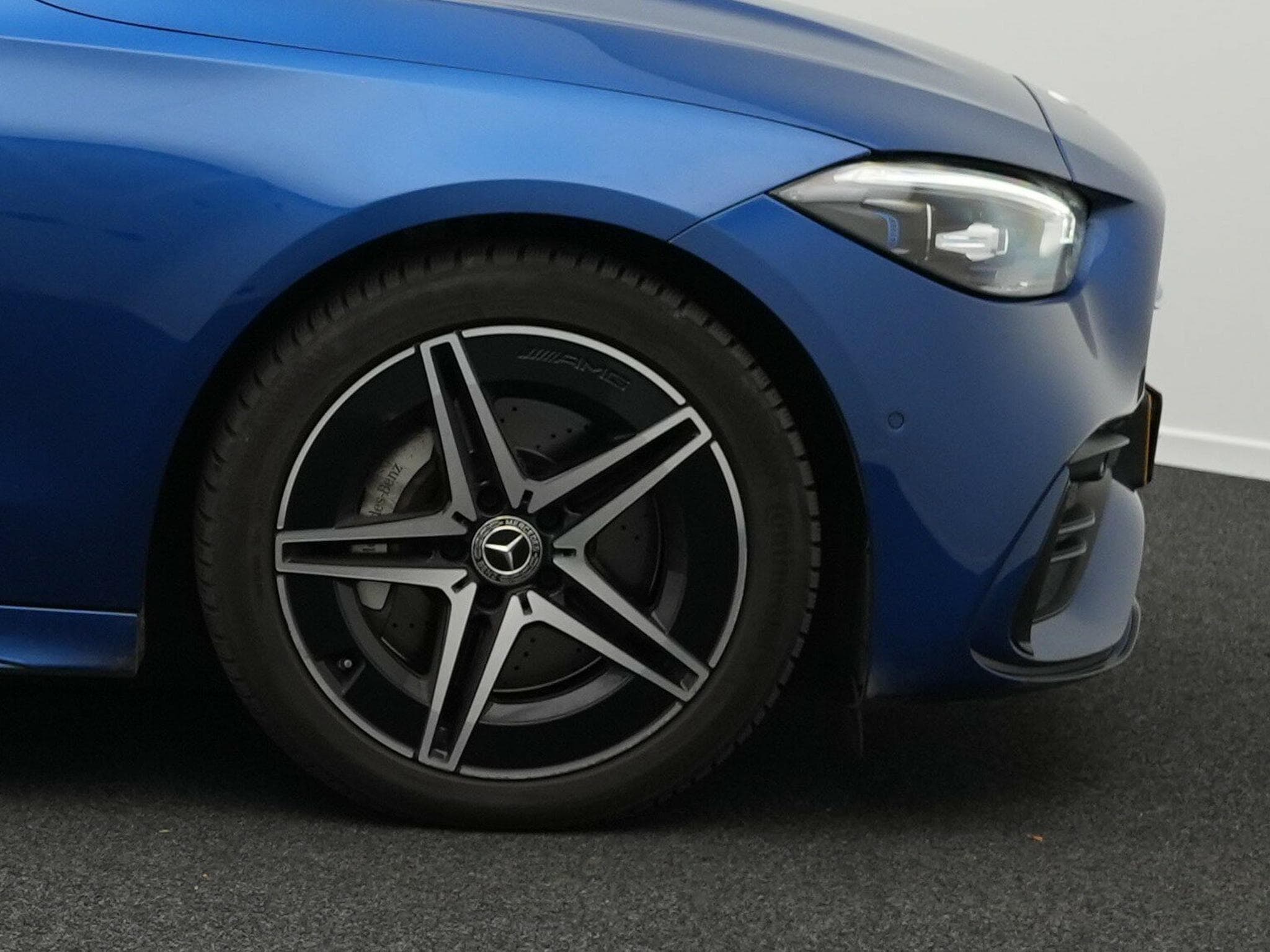 Mercedes C 220 d 4MATIC AMG-Line Premium Plus (2024) - Photo 6