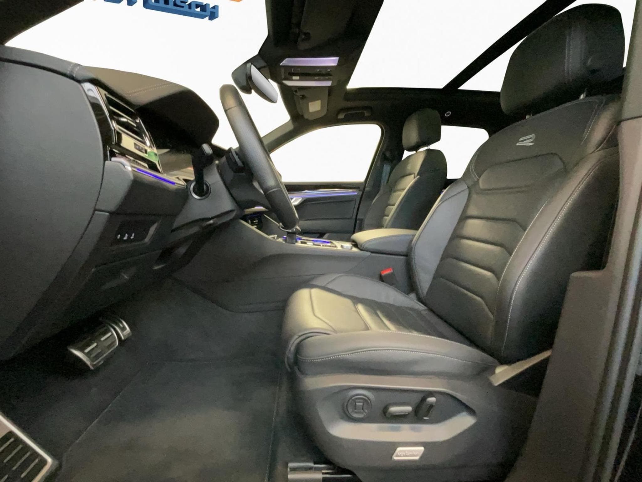 VW Touareg R-Line+V6+DSG+4M+Pano+ (2024) - Photo 9