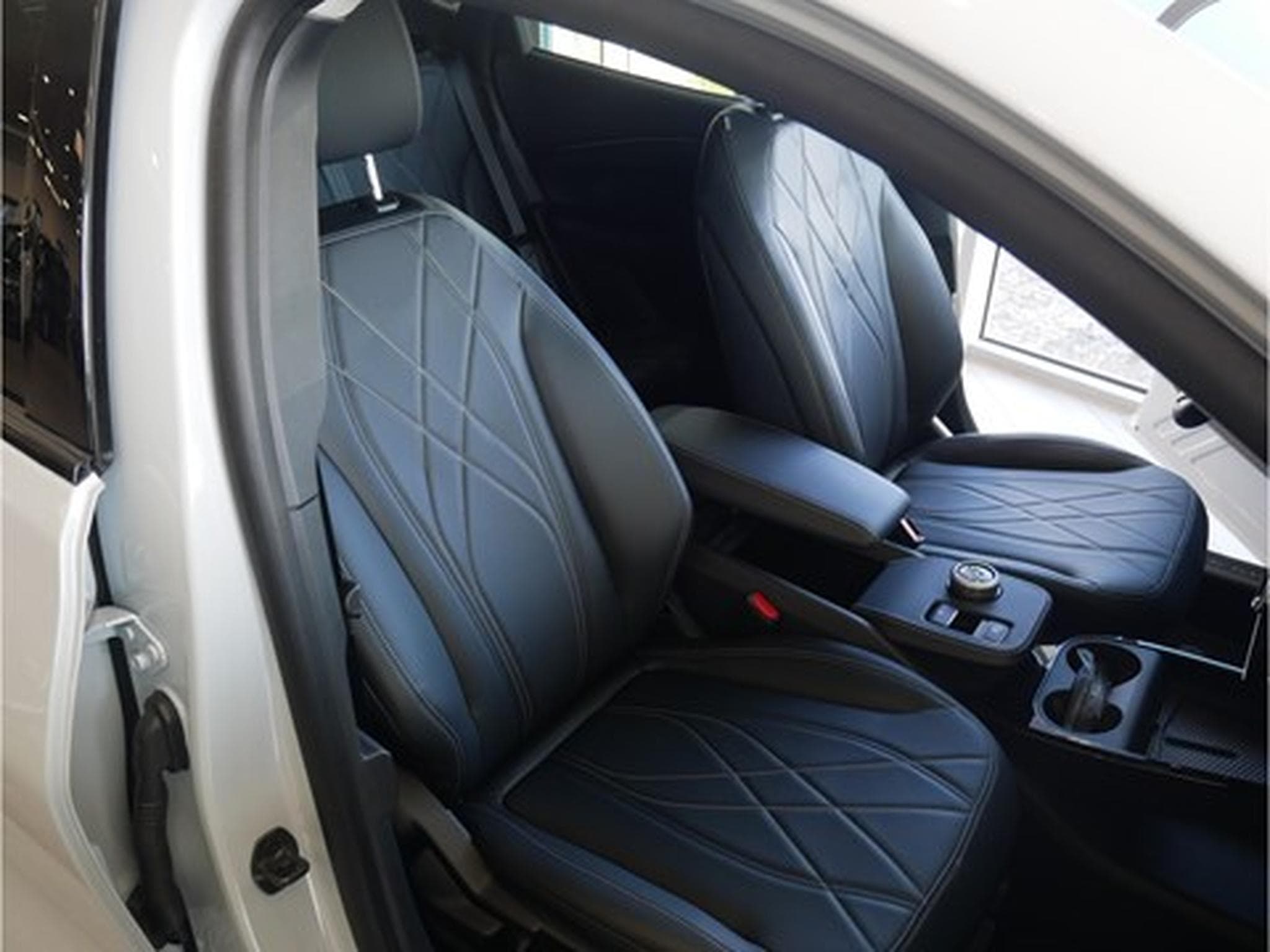 Ford Mustang Mach-E Base 72kWh Standard Range LFP 269ch/198kW - A1 (2025) - Photo 5