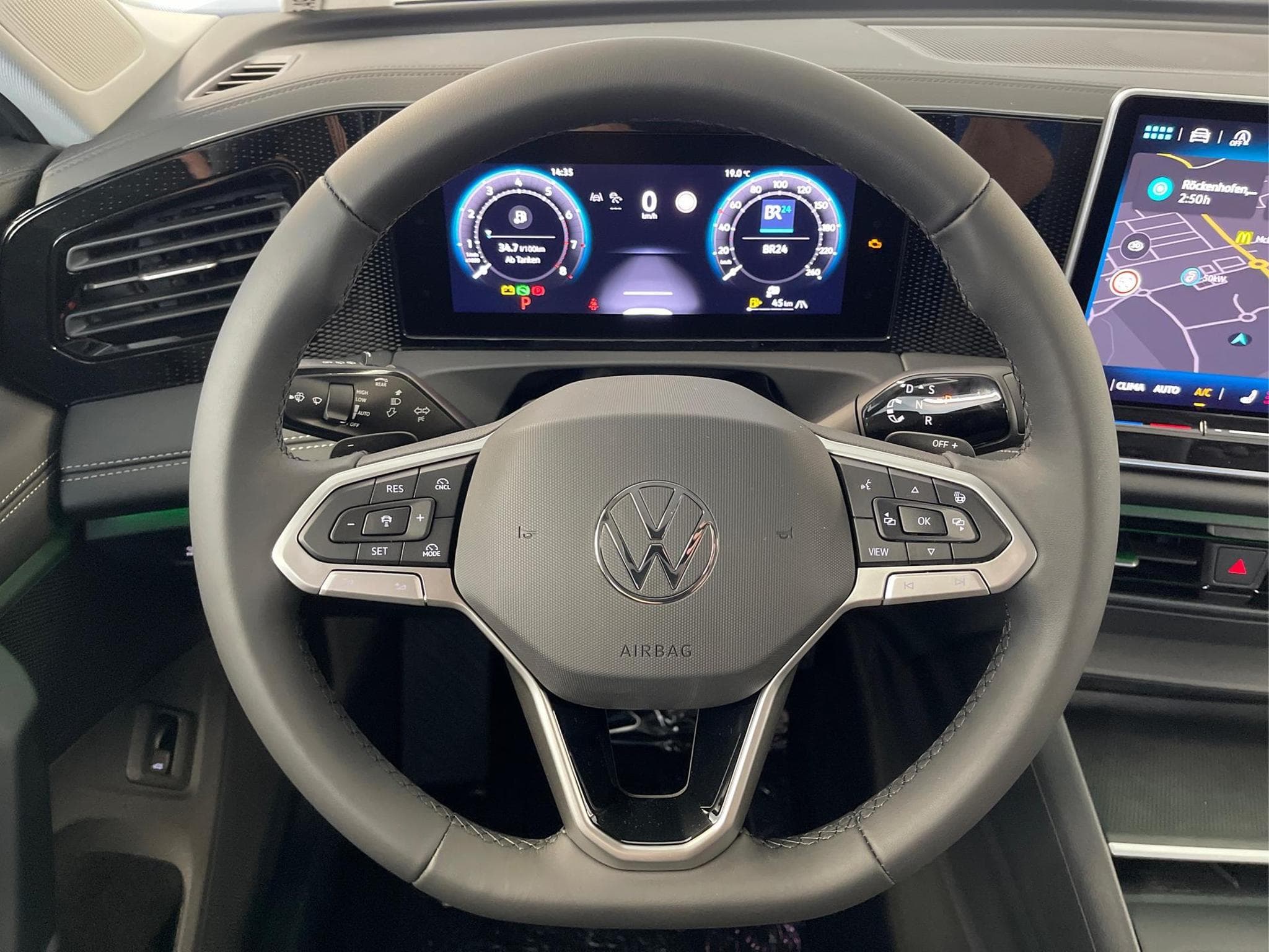 VW Tiguan LIFE (2025) - Photo 11