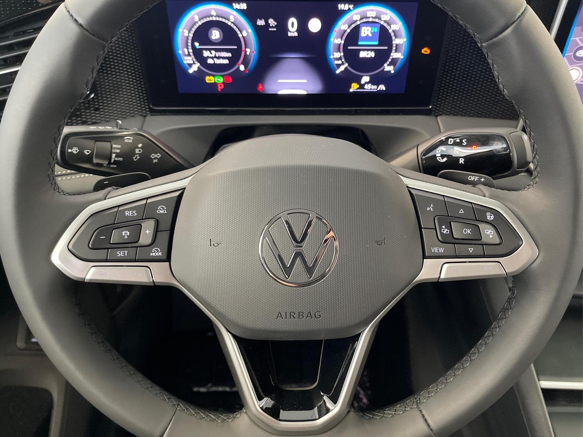 VW Tiguan LIFE (2025) - Photo 12