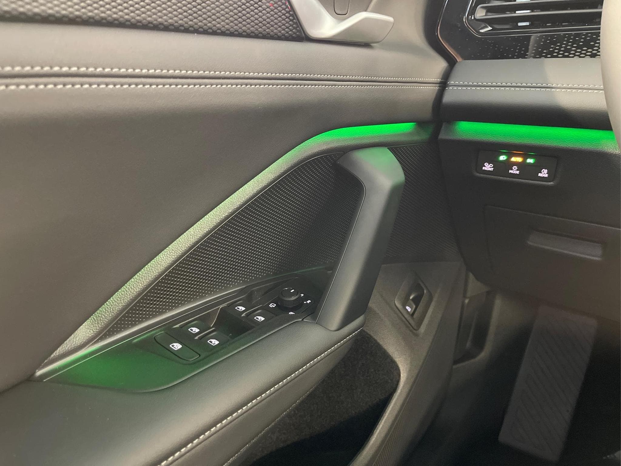 VW Tiguan LIFE (2025) - Photo 13