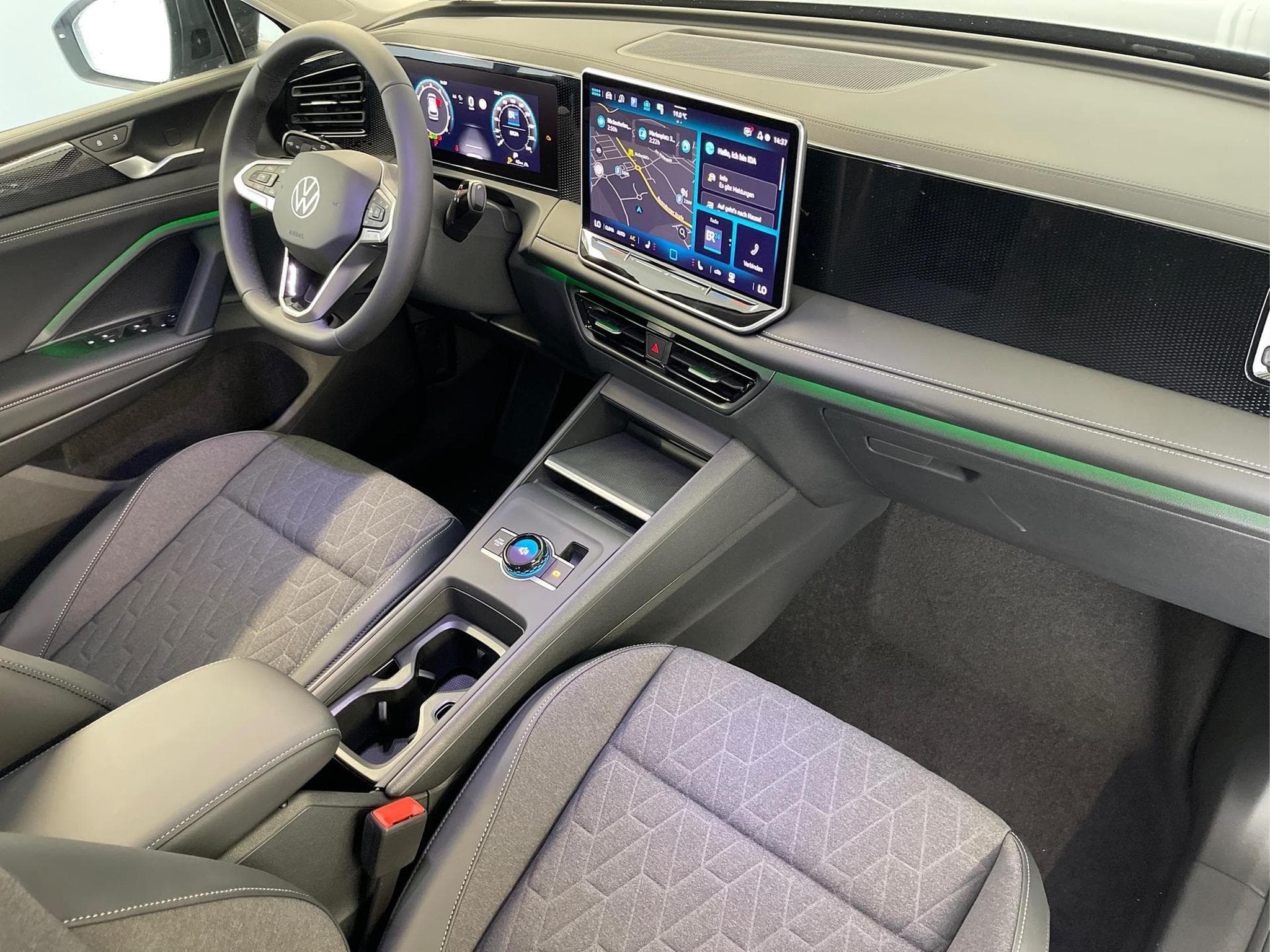 VW Tiguan LIFE (2025) - Photo 17
