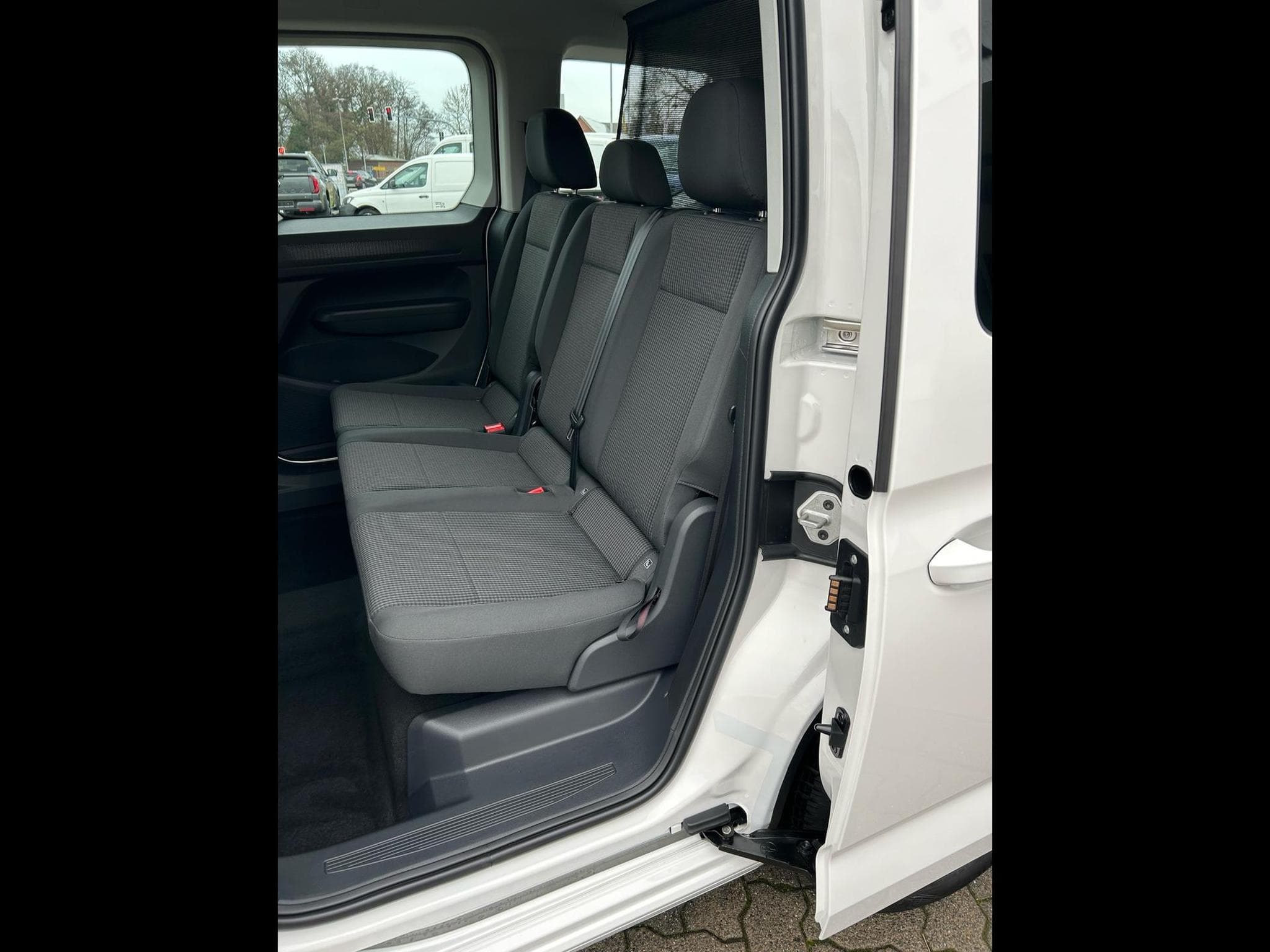 VW Caddy Trendline (2026) - Photo 15