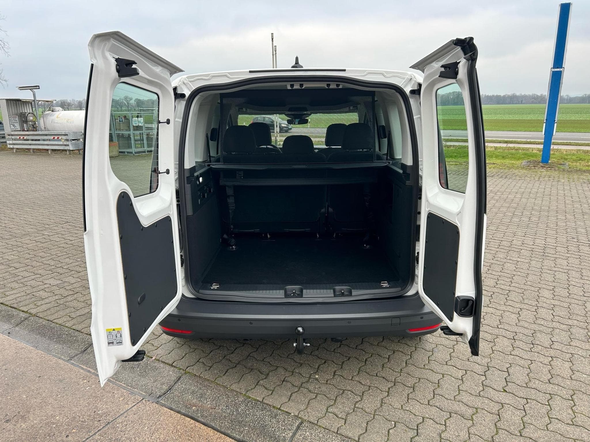 VW Caddy Trendline (2026) - Photo 17
