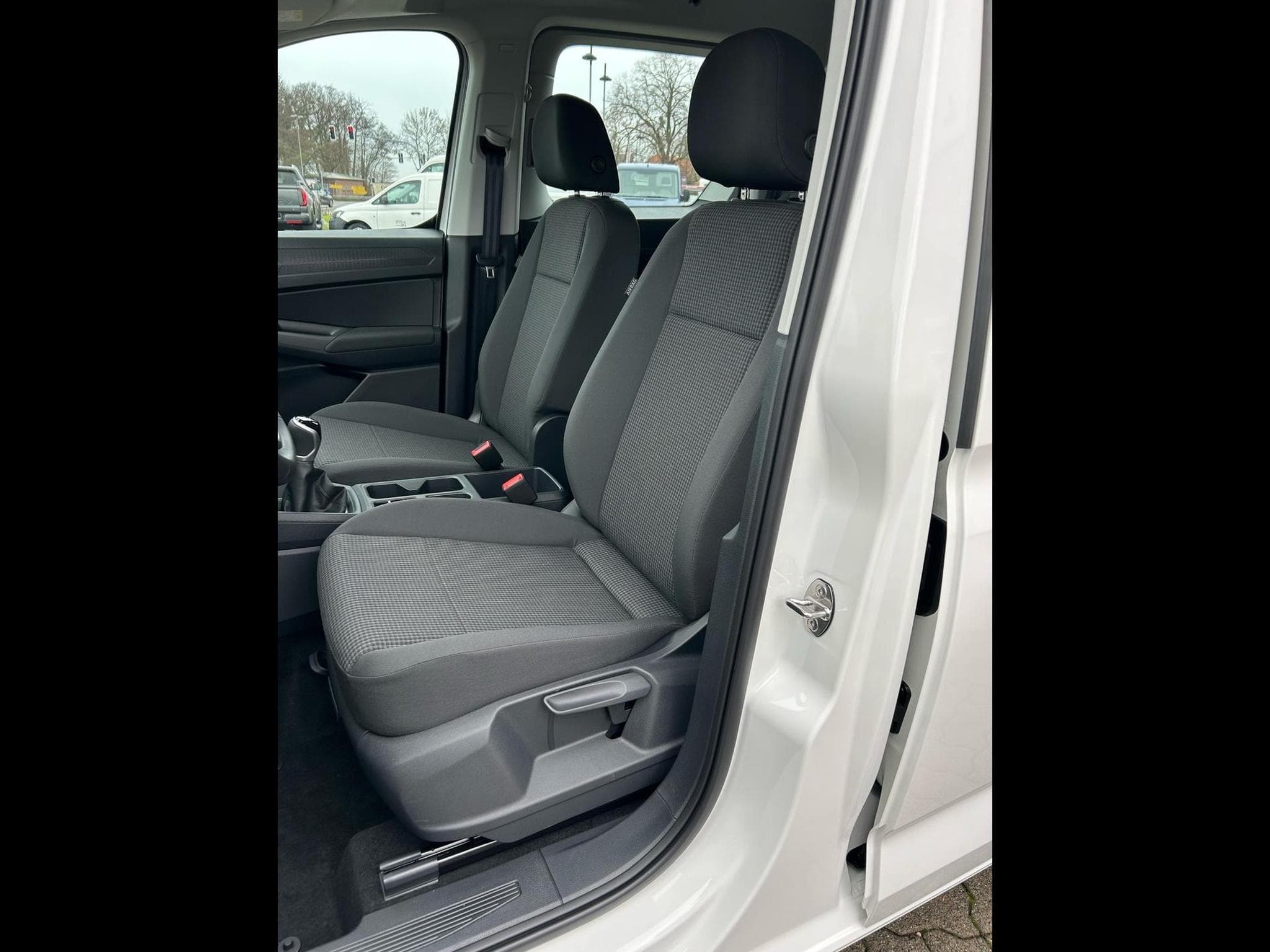 VW Caddy Trendline (2026) - Photo 5
