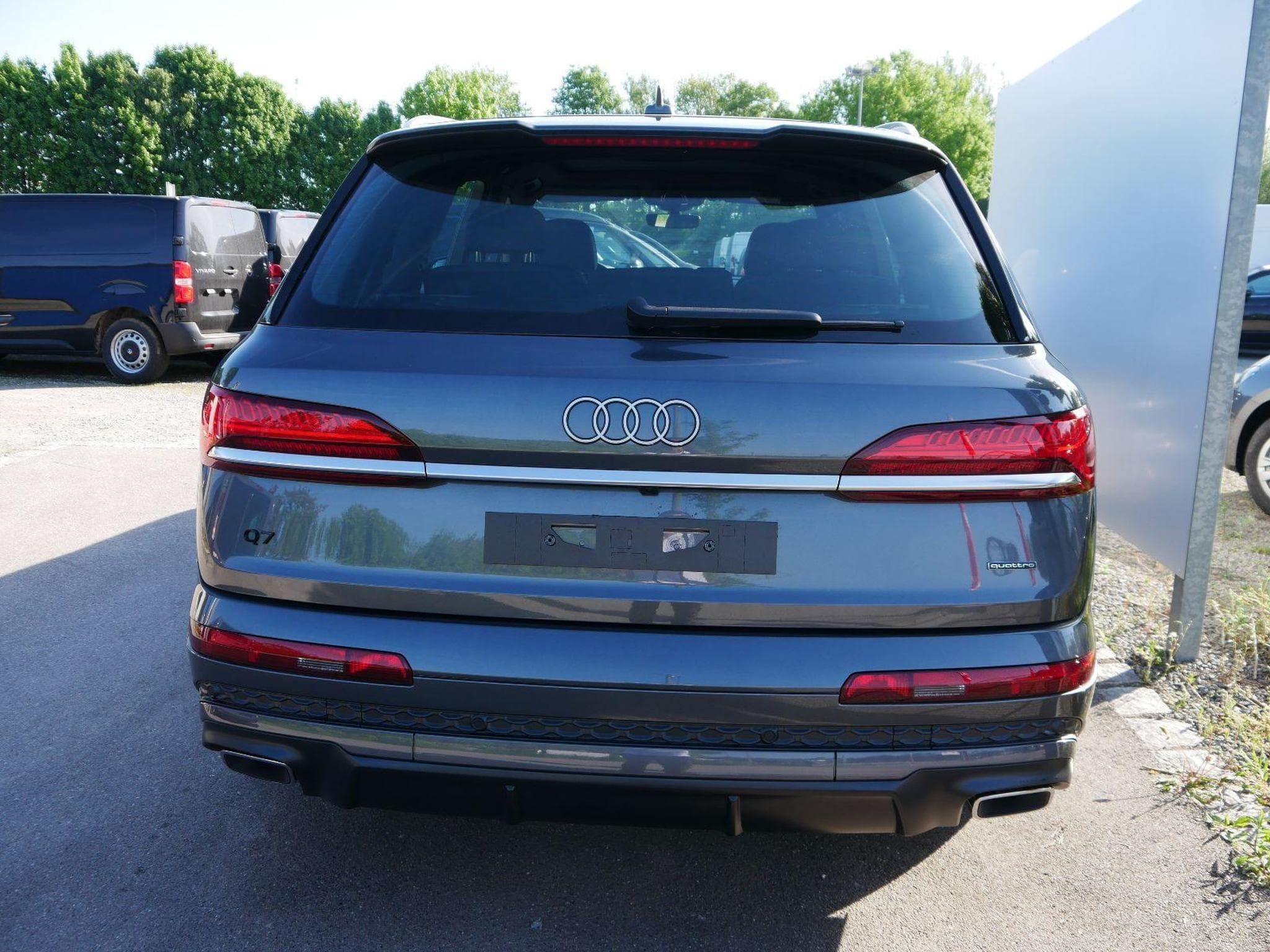 Audi Q7 S line (2025) - Photo 2