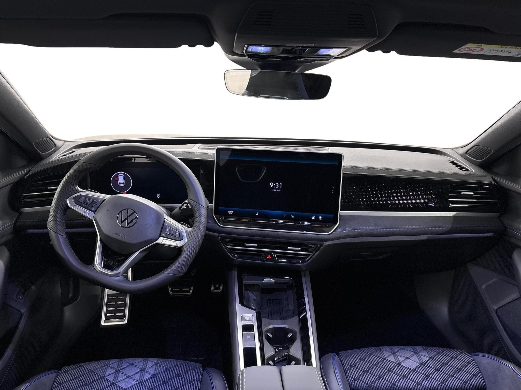 VW Passat Variant R-Line (2025) - Photo 13