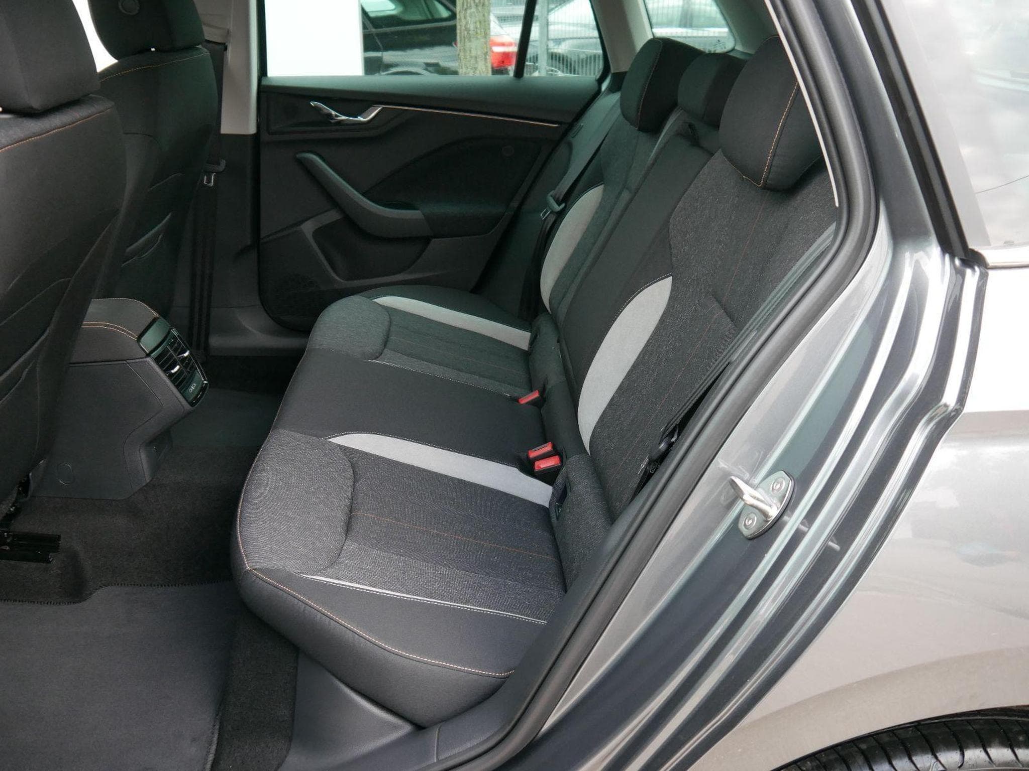 Skoda Kamiq Kamiq 130 Jahre (2025) - Photo 10