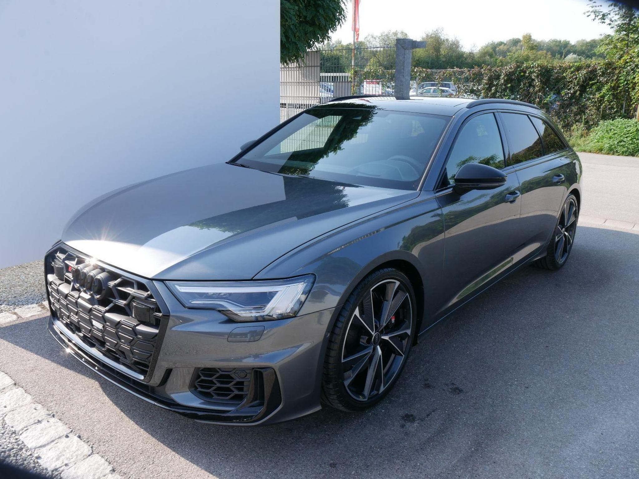 Audi S6 e-tron Avant TDI quattro (2024) - Photo 1