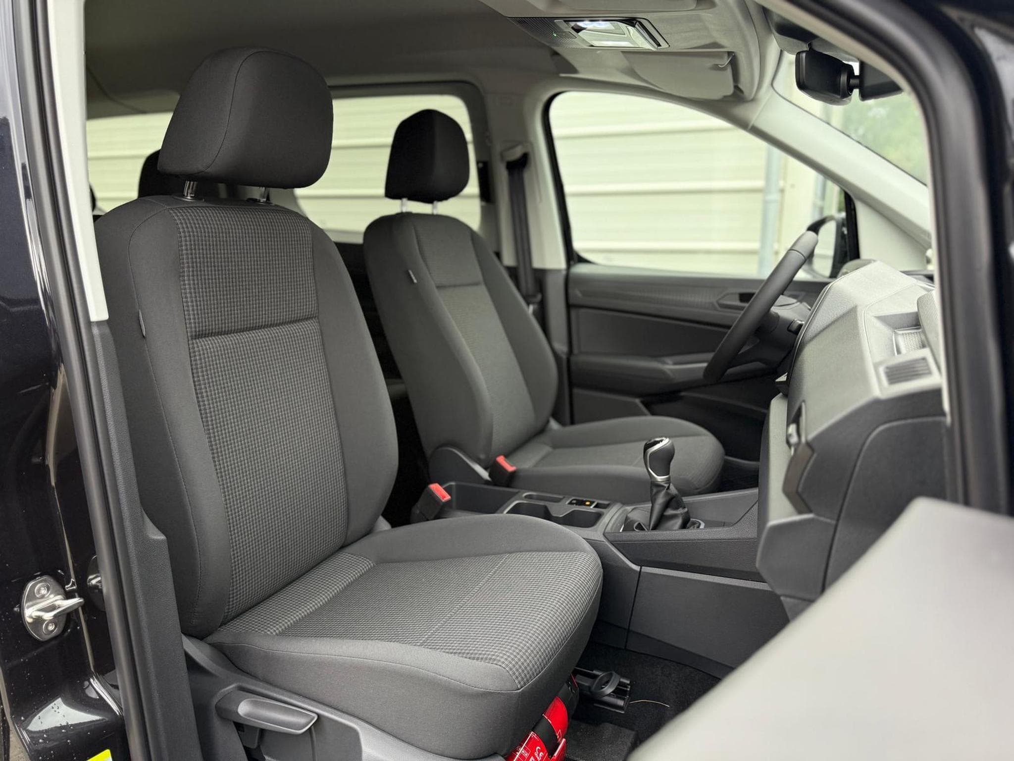 VW Caddy 2.0 TDI 4Motion (2025) - Photo 4
