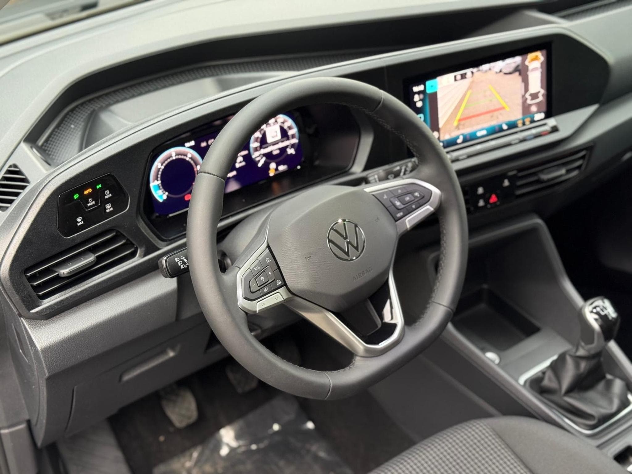 VW Caddy 2.0 TDI 4Motion (2025) - Photo 9