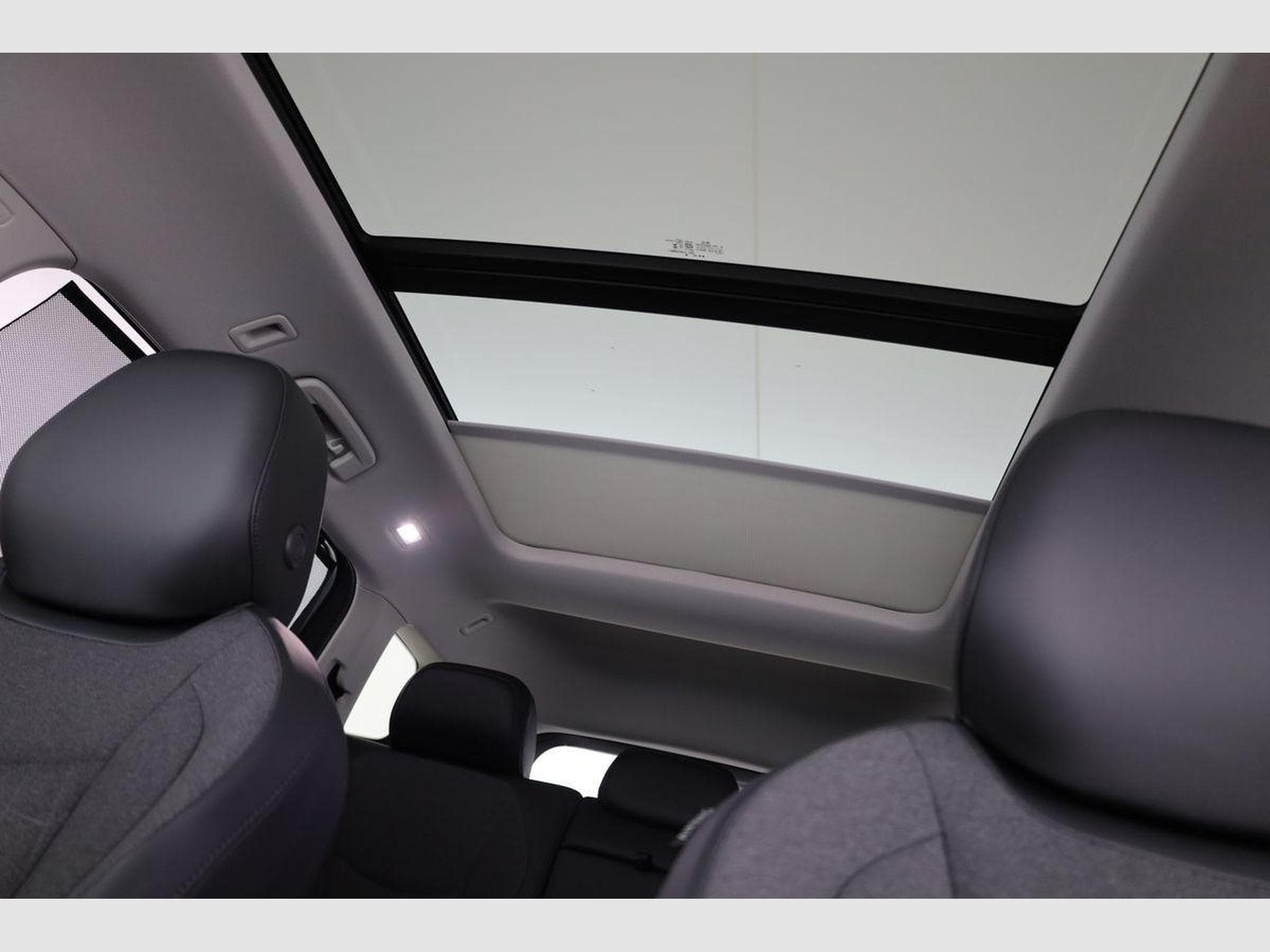 VW Tayron 1.5 TSI eHybrid 150 kW Life (2025) - Photo 10