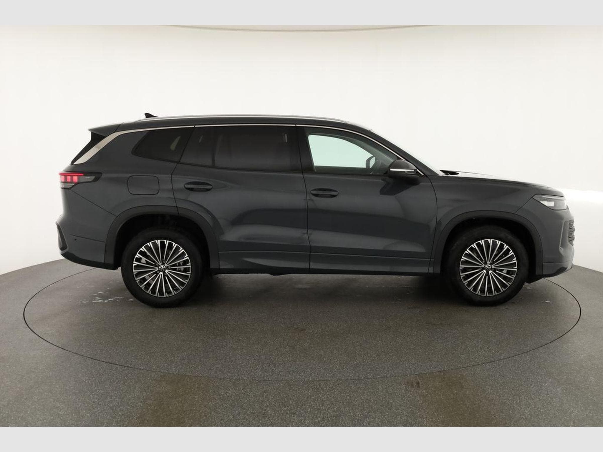 VW Tayron 1.5 TSI eHybrid 150 kW Life (2025) - Photo 25