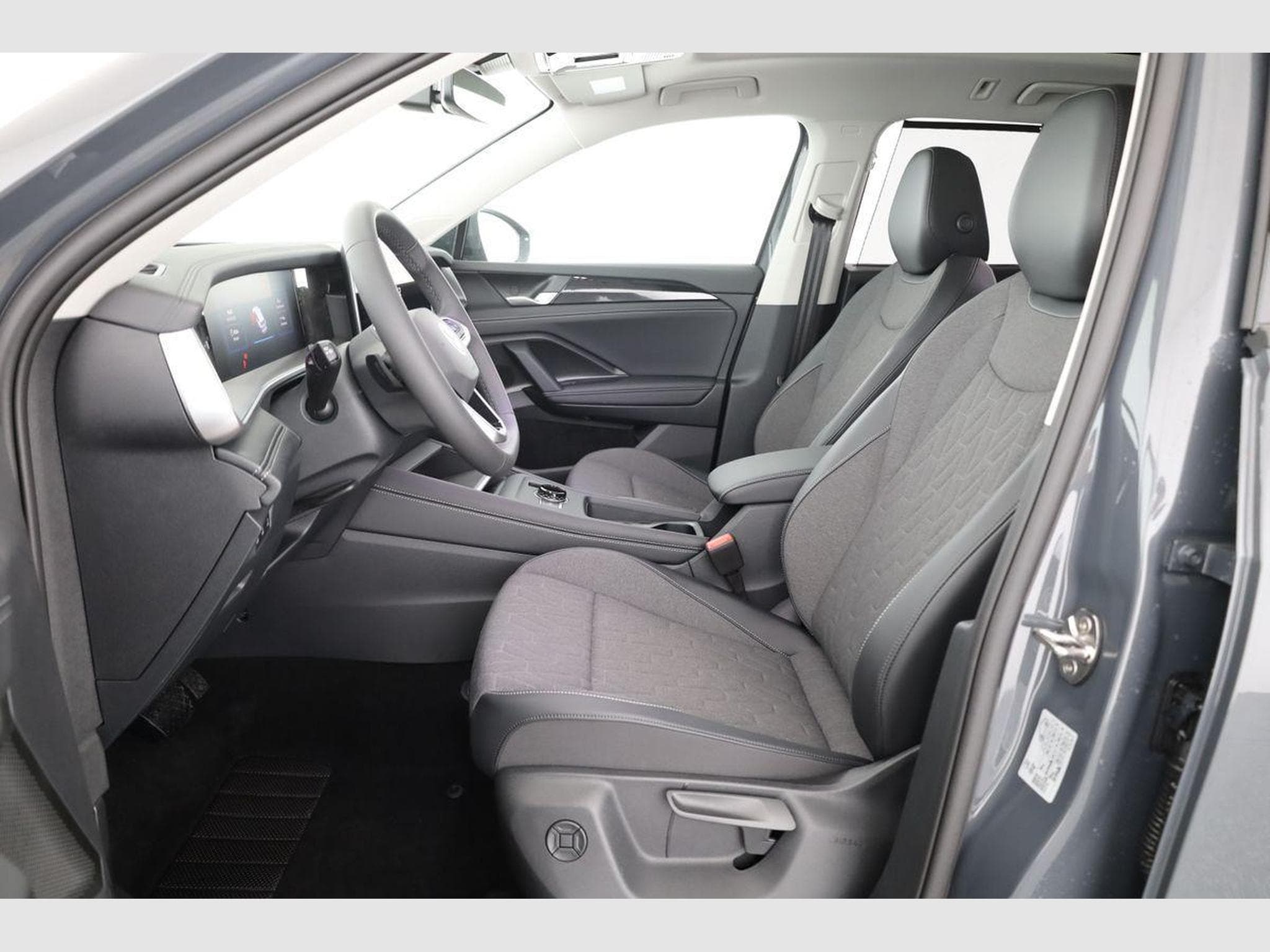 VW Tayron 1.5 TSI eHybrid 150 kW Life (2025) - Photo 9