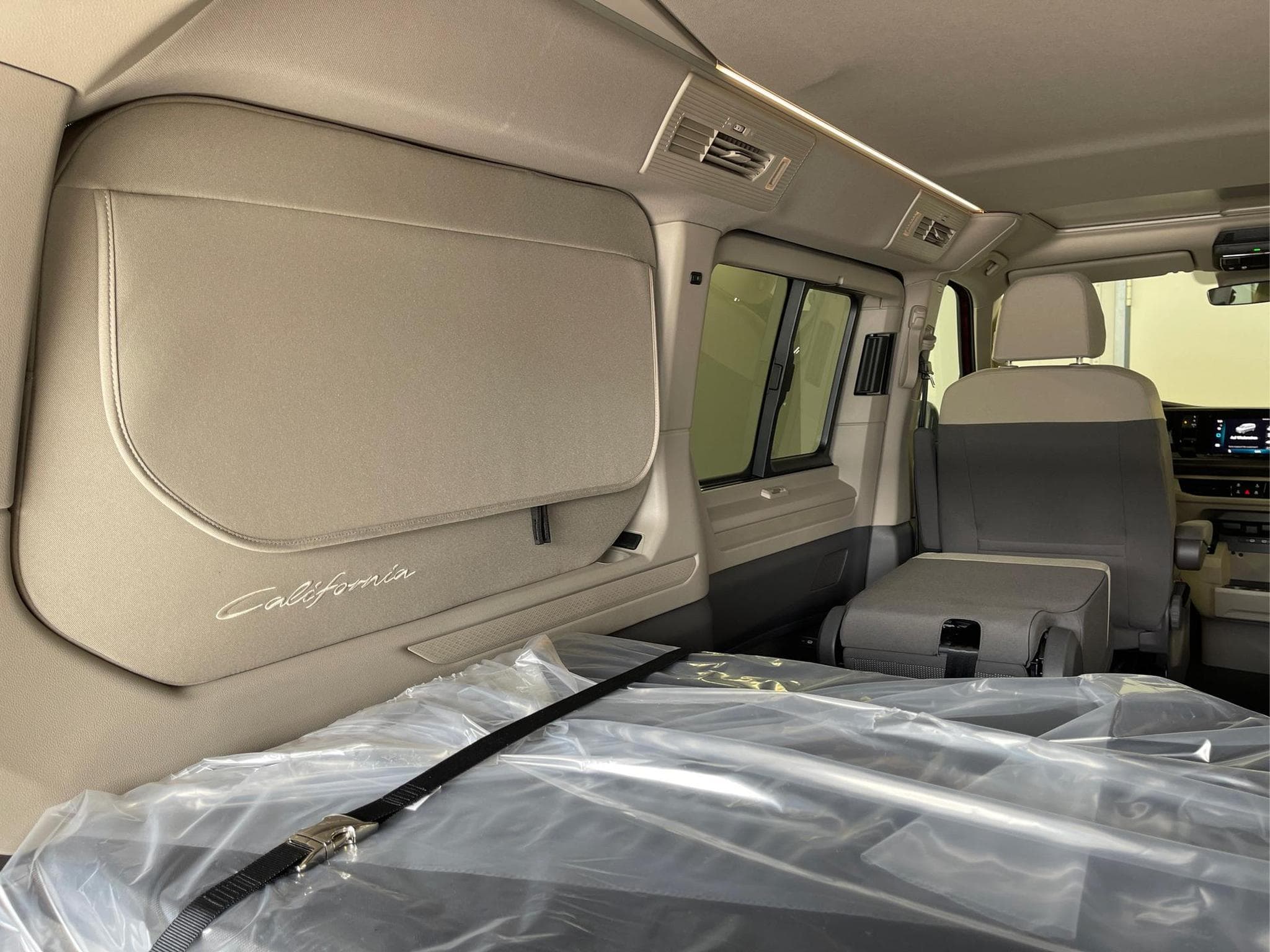 VW California Beach Camper (2025) - Photo 20