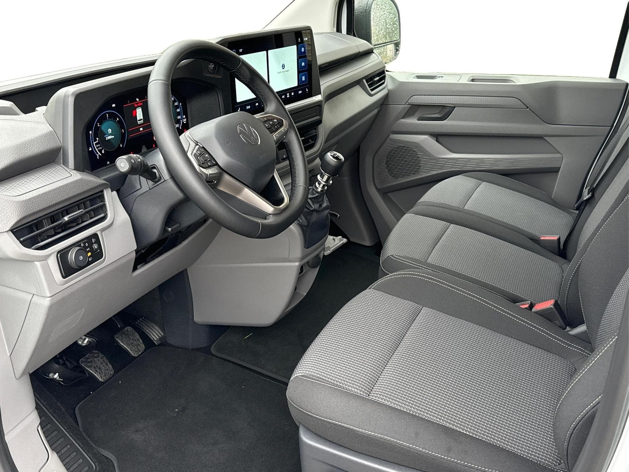VW T7 Basis (2025) - Photo 9