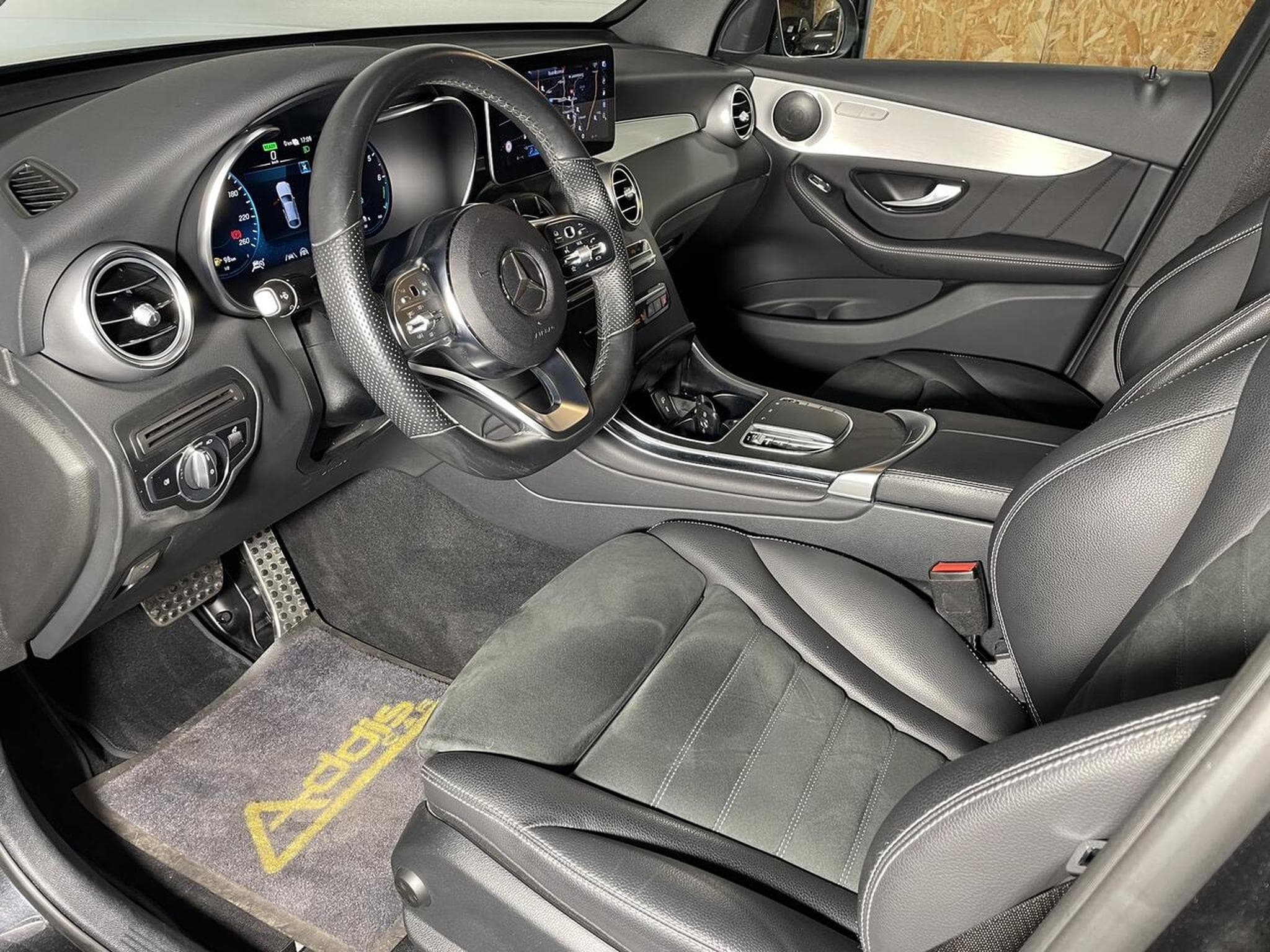 Mercedes GLC 300 COUPE 300 DE 306 CV 4MATIC 9G-DCT AMG LINE GPS AMGLINE (2021) - Photo 8