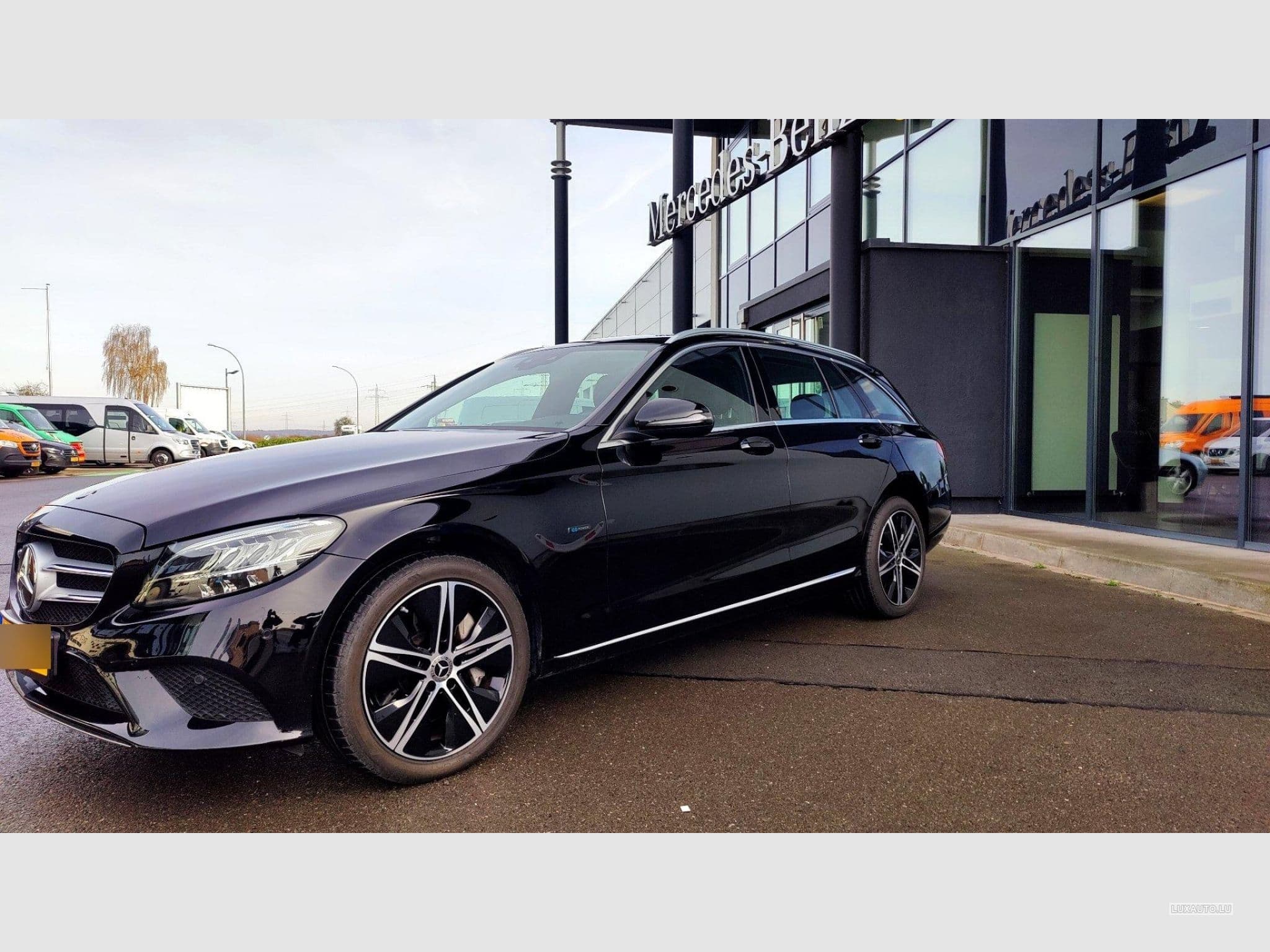 Mercedes C 300 e T (2021) - Photo 2