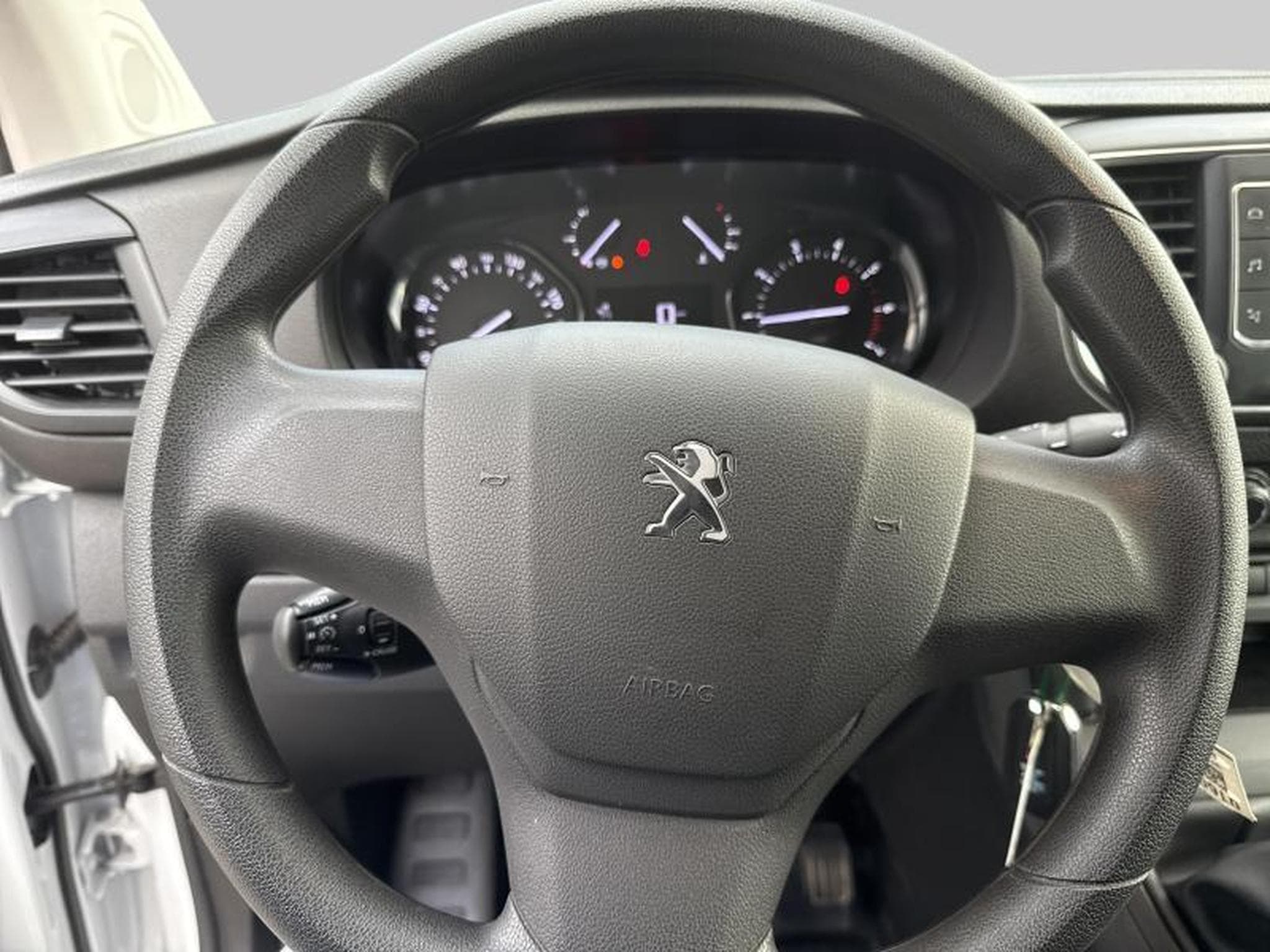 Peugeot Expert Long (2023) - Photo 14