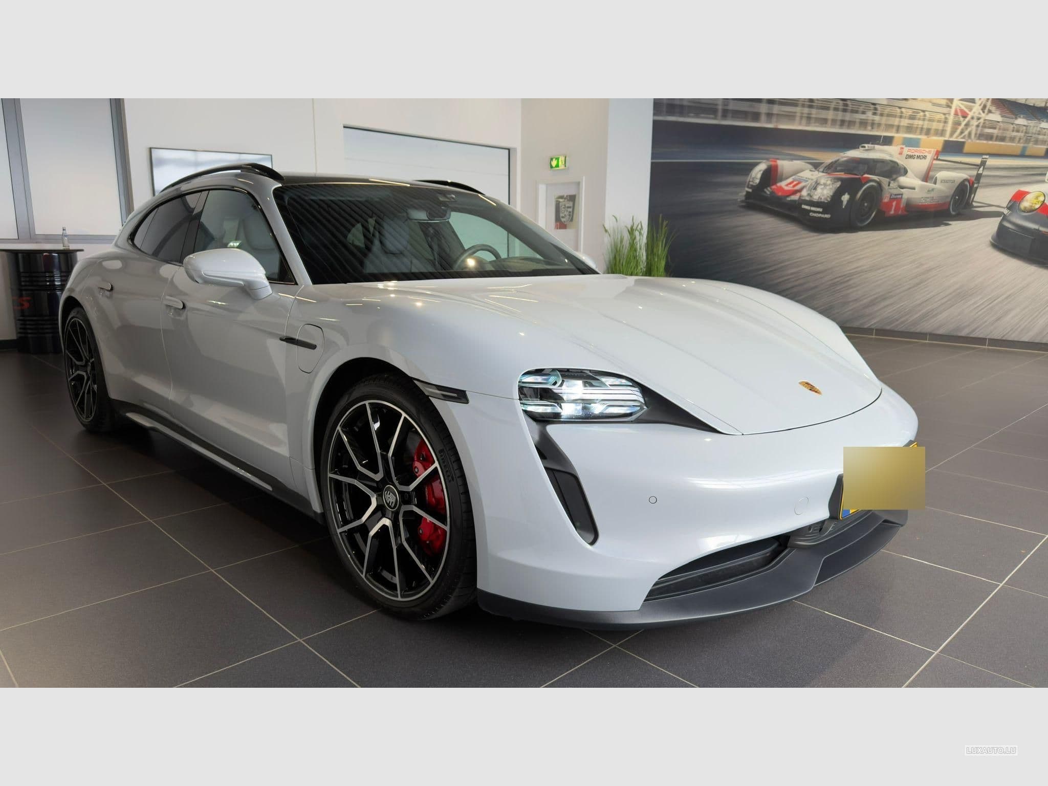 Porsche Taycan 4S Sport Turismo | Porsche Approved | Pneus et jantes d' (2023) - Photo 3