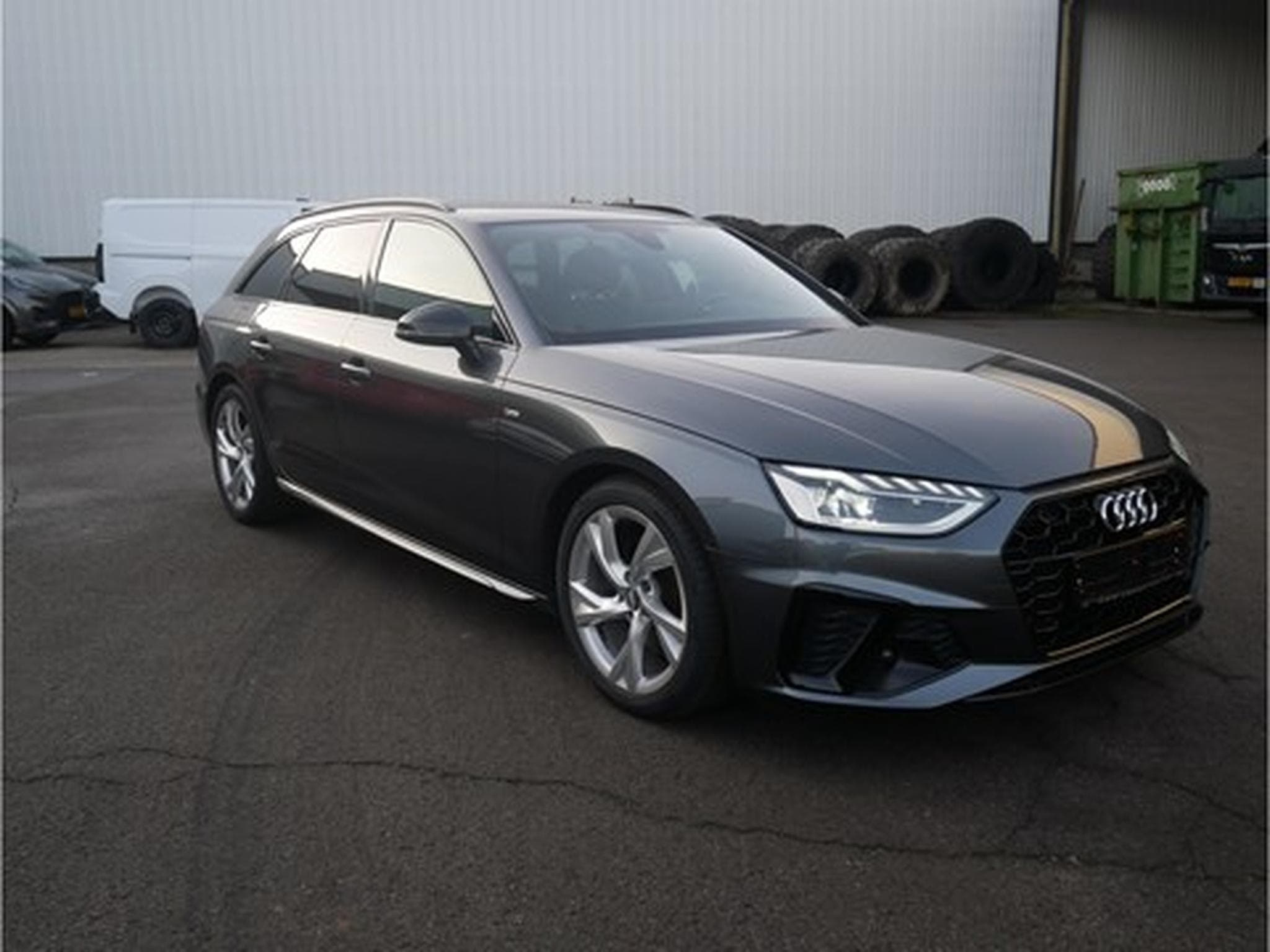 Audi A4 35 TFSI S-Line S-Tronic (2021) - Photo 2