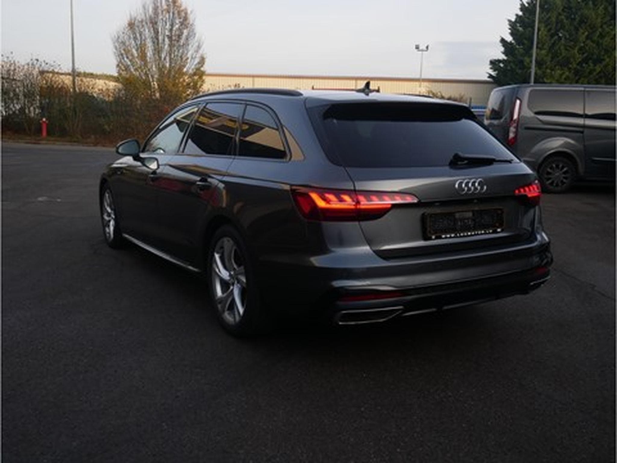 Audi A4 35 TFSI S-Line S-Tronic (2021) - Photo 3