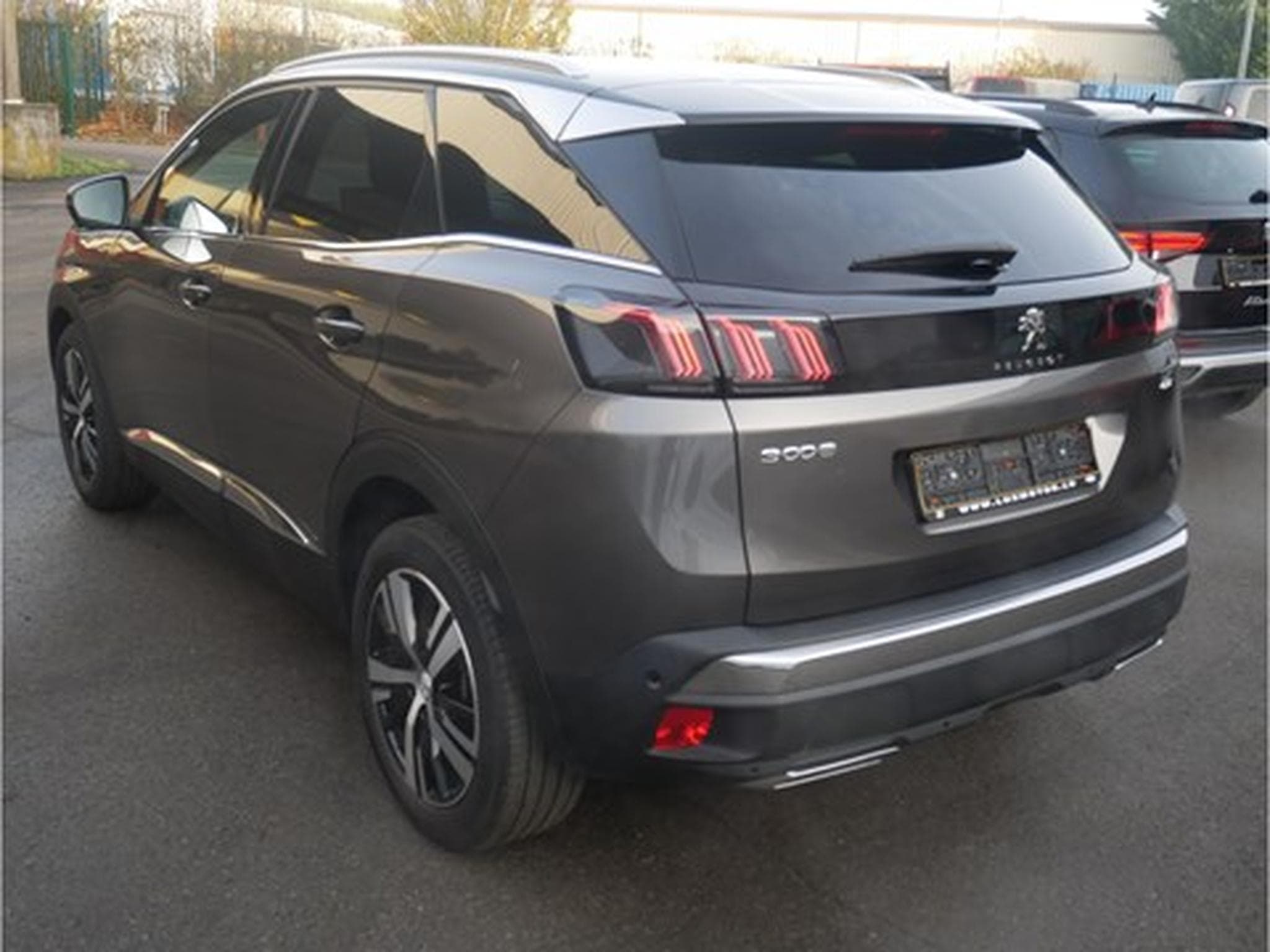 Peugeot 3008 1.5BlueHDi S&S GT A8 130cv (2022) - Photo 2