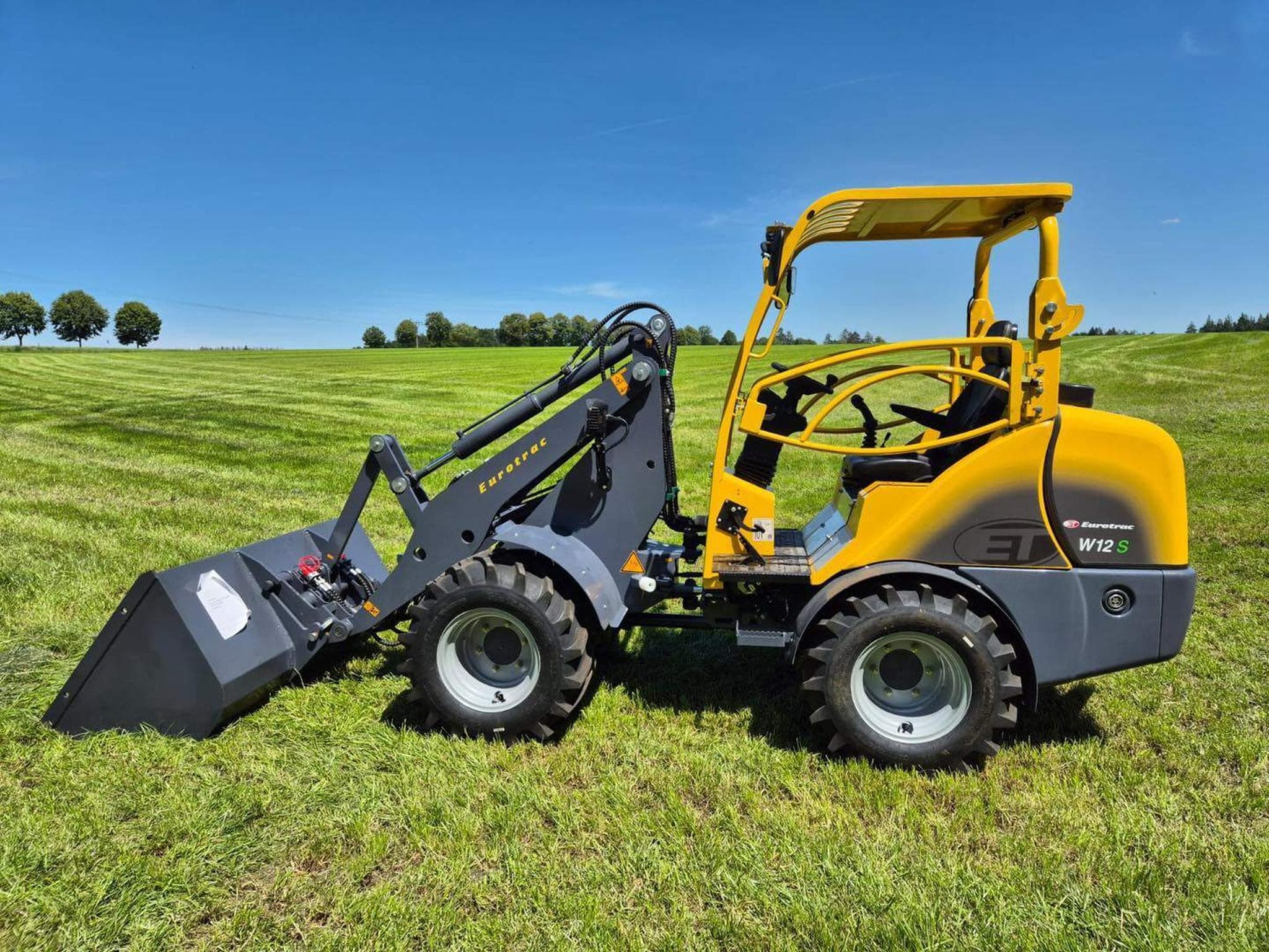 Eurotrac F25 (2024) - Photo 1