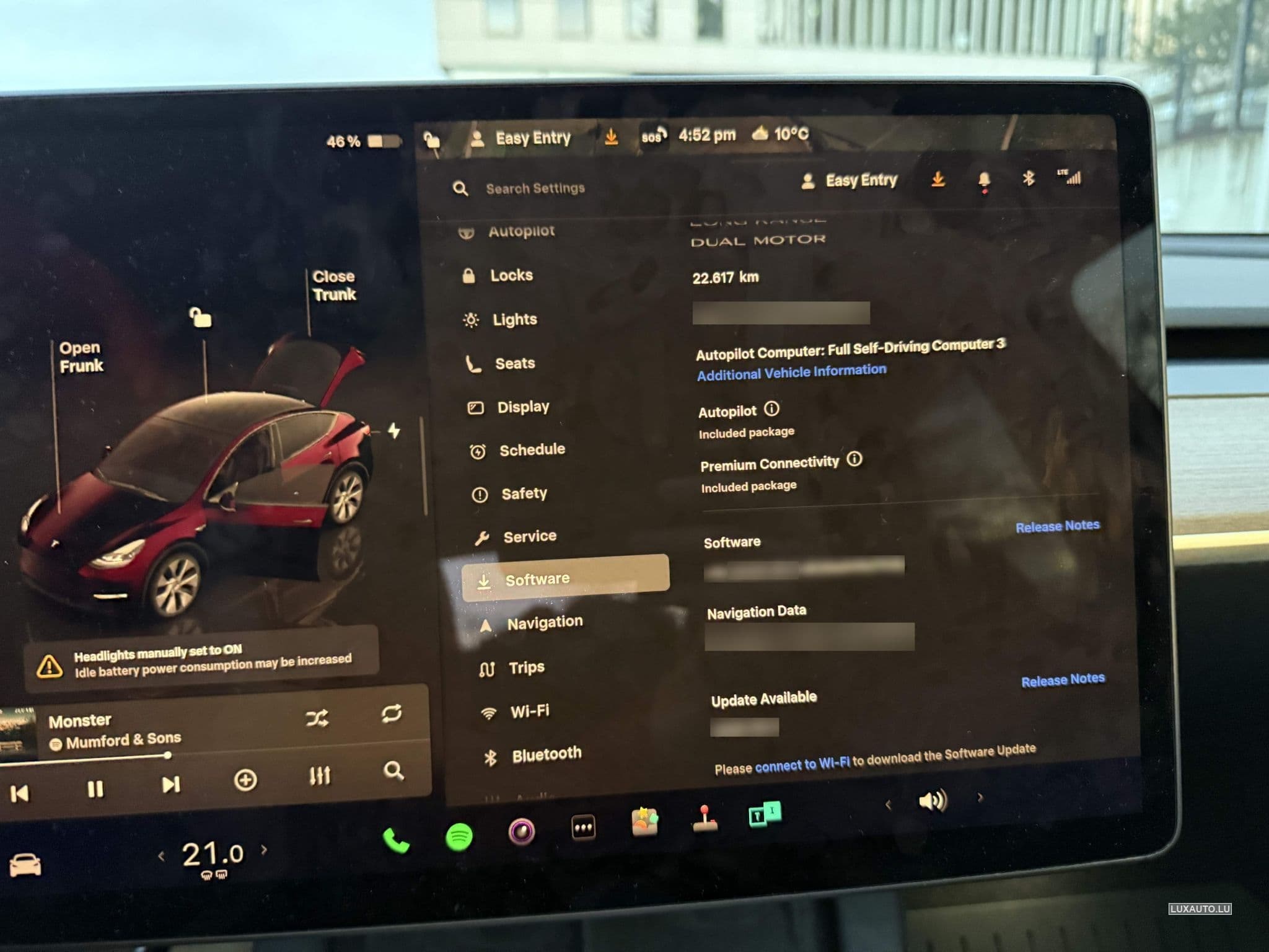 Tesla Model Y Long Range with Tow Hitch (2024) - Photo 11