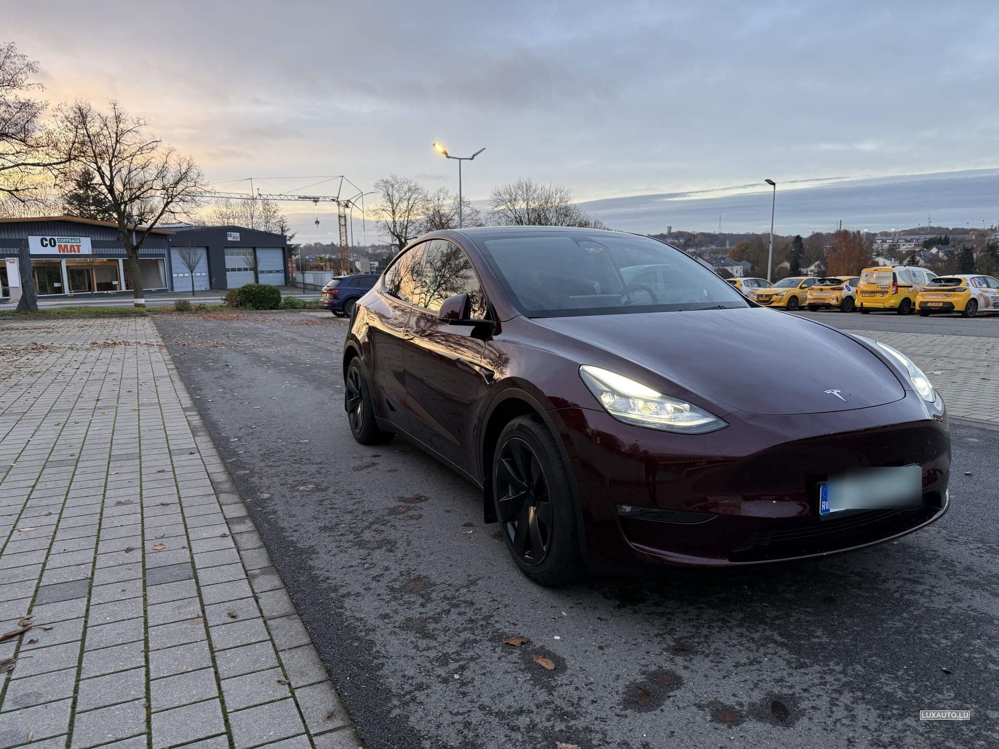 Tesla Model Y Long Range with Tow Hitch (2024) - Photo 2