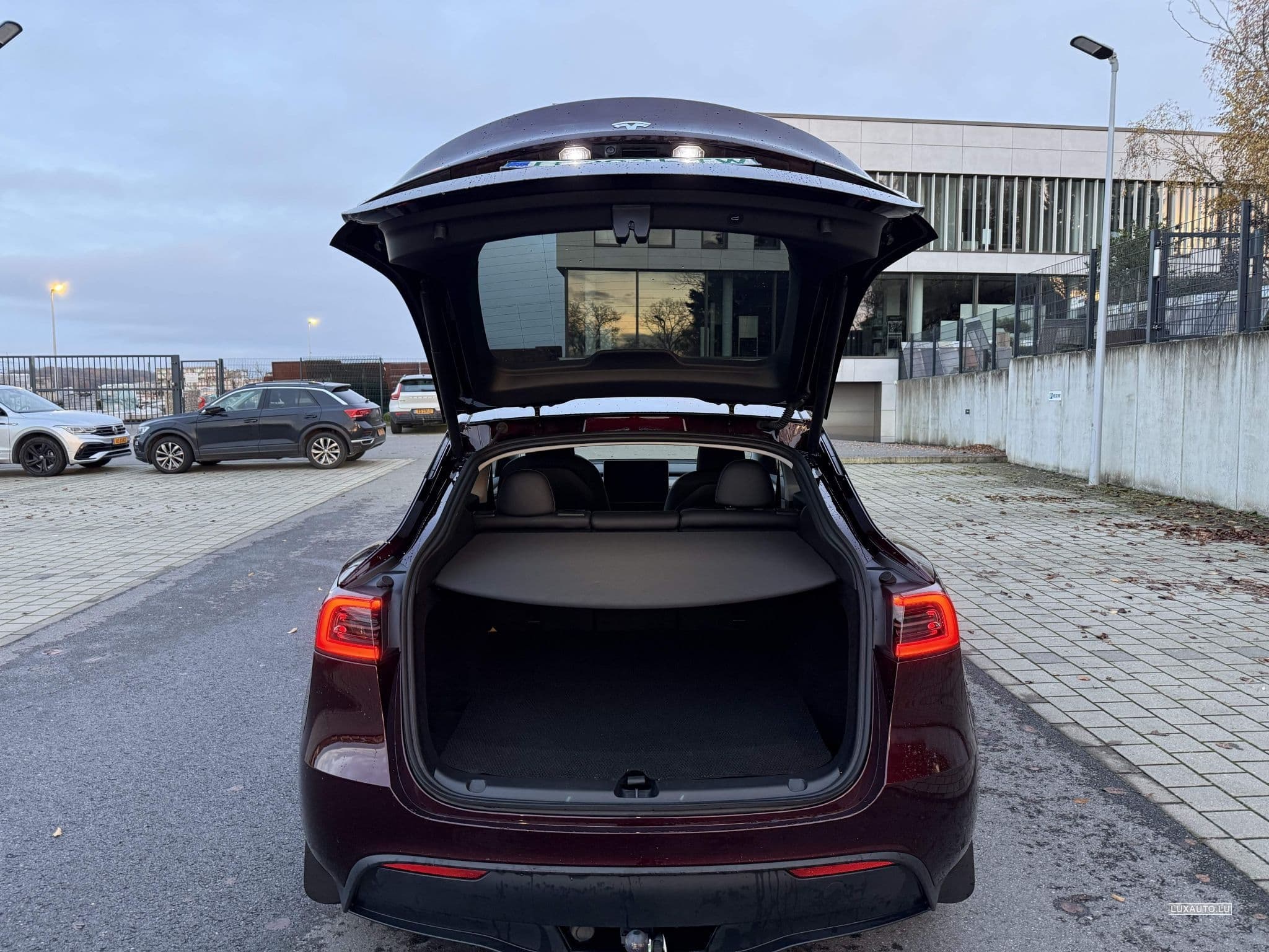 Tesla Model Y Long Range with Tow Hitch (2024) - Photo 5