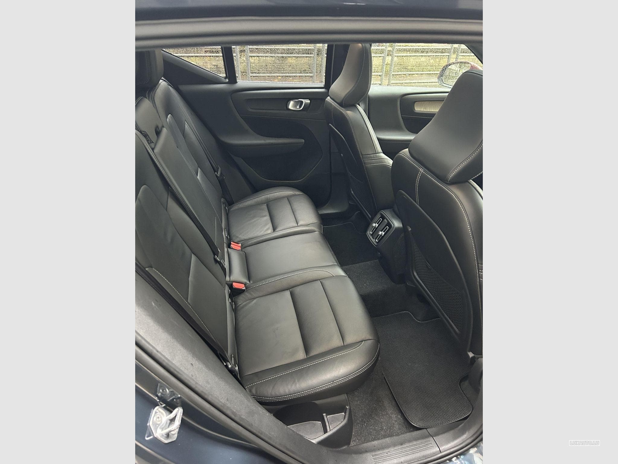 Volvo XC40 T4 - Inscription (bi-couleur) (2019) - Photo 8