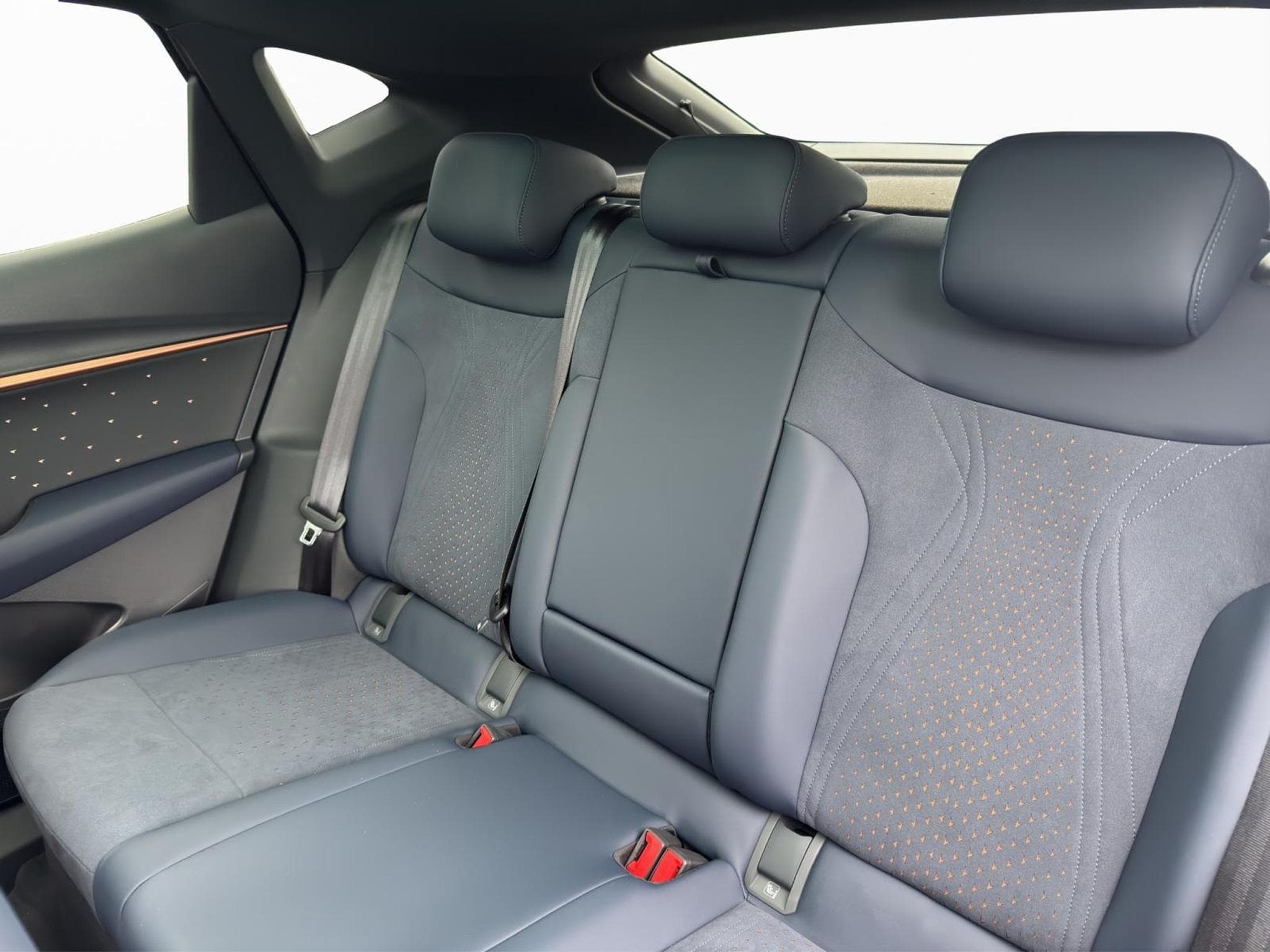 Cupra Tavascan VZ / 3,000€ Luxembourg BEV incentive eligible  T&Cs apply (2025) - Photo 12