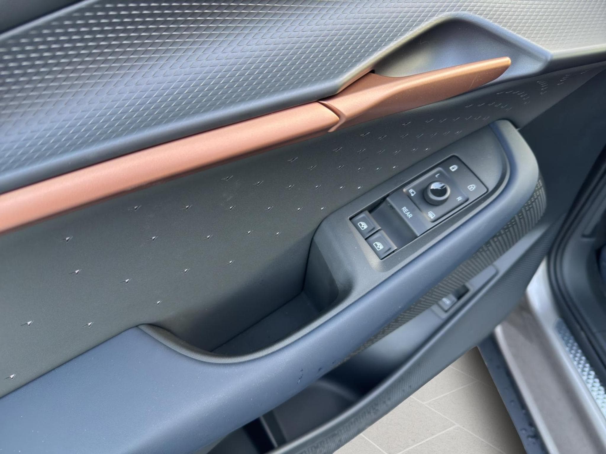 Cupra Tavascan VZ / 3,000€ Luxembourg BEV incentive eligible  T&Cs apply (2025) - Photo 21