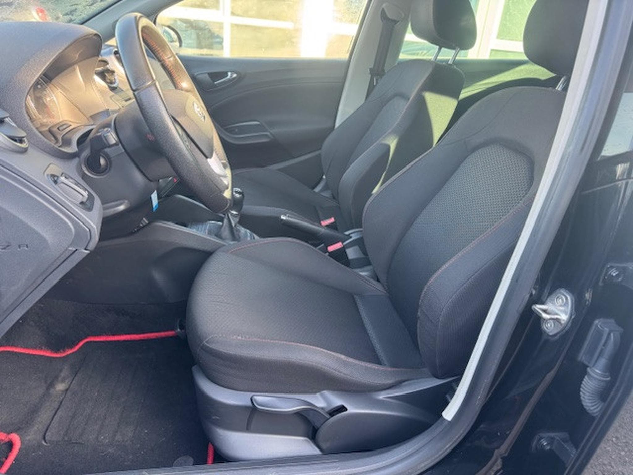 Seat Ibiza SEAT IBIZA FR 1,4TDI LED KLIMAAUTOMATIK PROBLEM TURBO (2015) - Photo 10