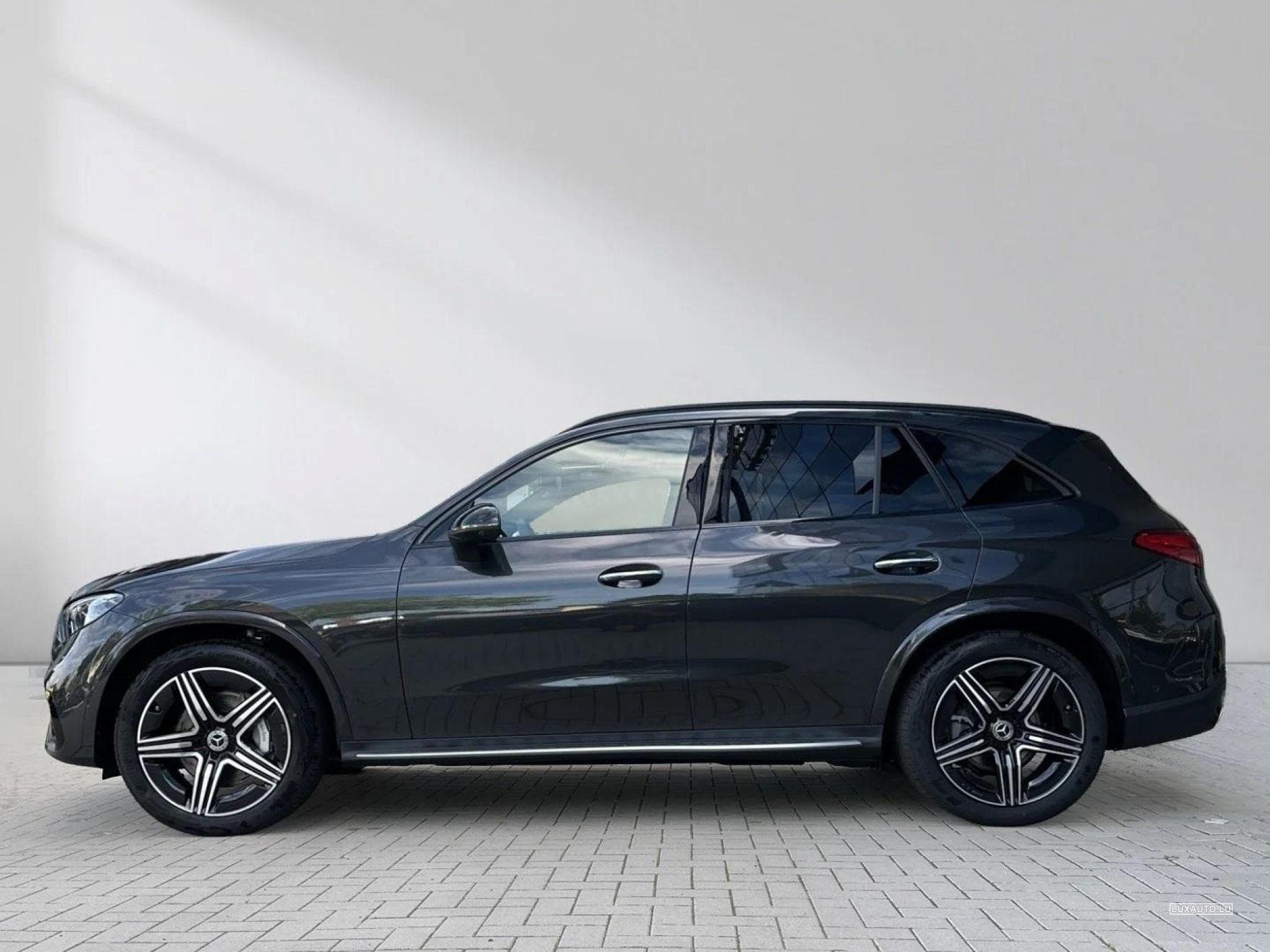 Mercedes GLC 300 4M/AMGPrem+/Technique/Distr+Q/Pano/AHK (2023) - Photo 3