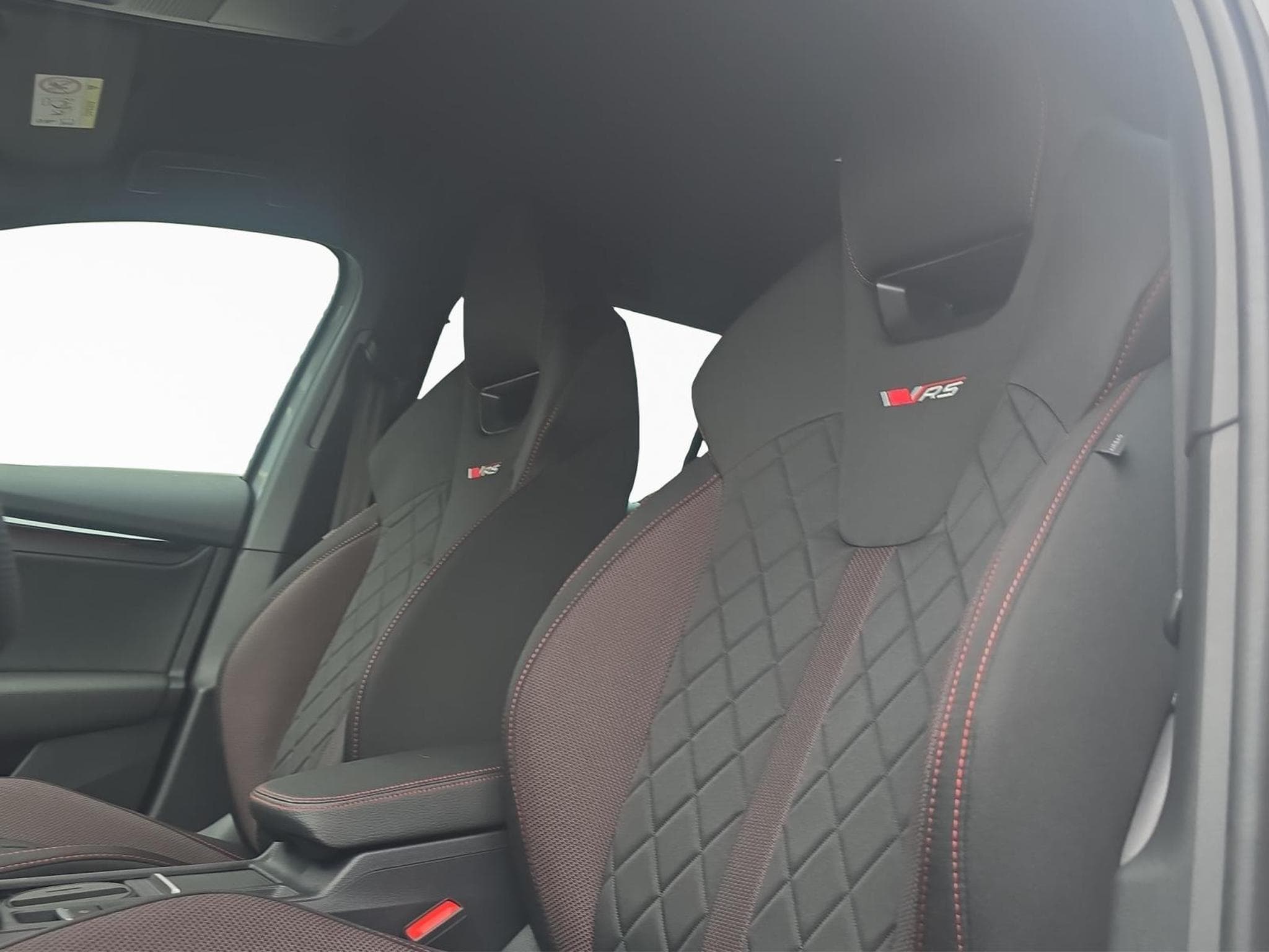 Skoda Octavia RS (2025) - Photo 10