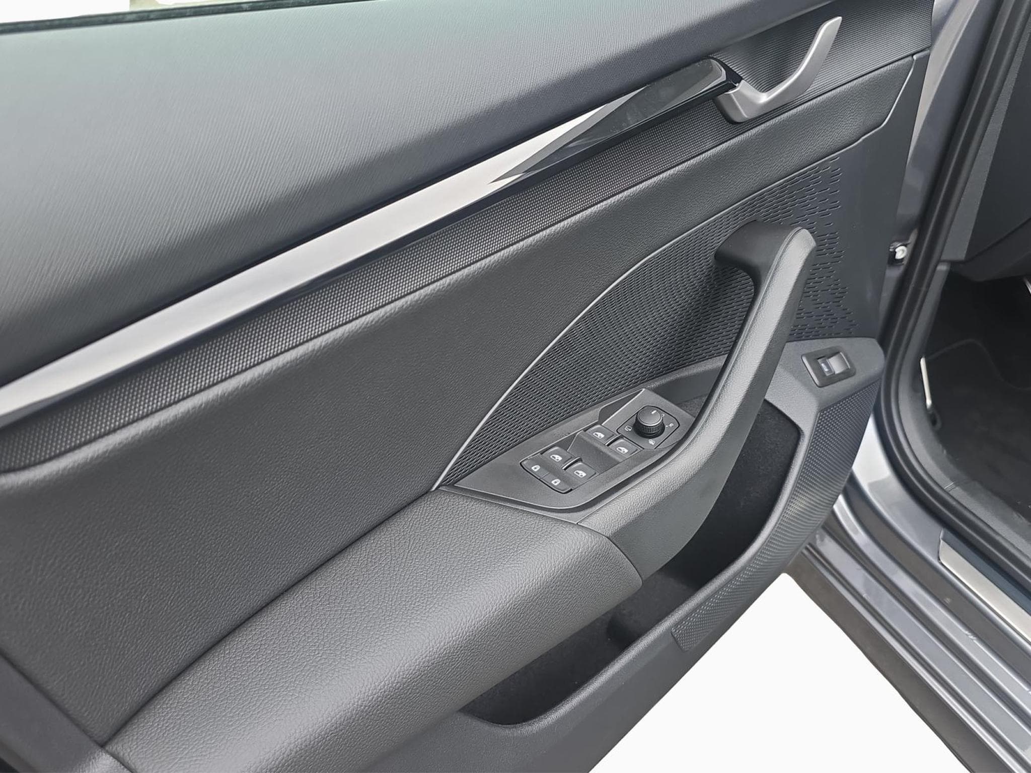 Skoda Octavia RS (2025) - Photo 17