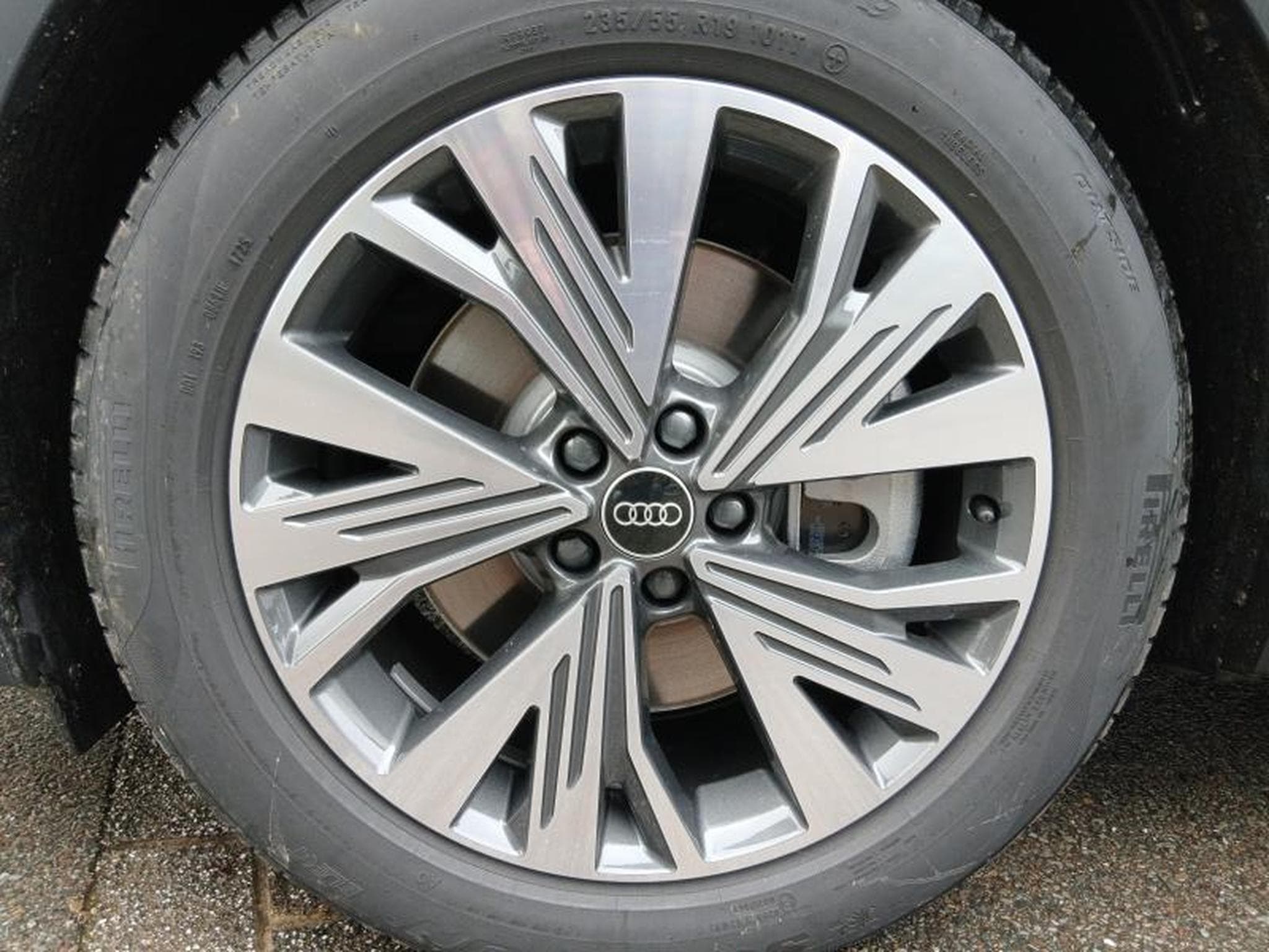 Audi Q4 e-tron Sportback 45 e-tron (2025) - Photo 7