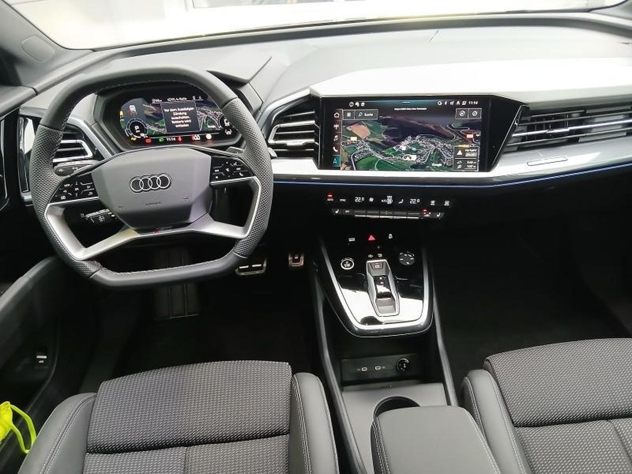 Audi Q4 e-tron Sportback 45 e-tron (2025) - Photo 8