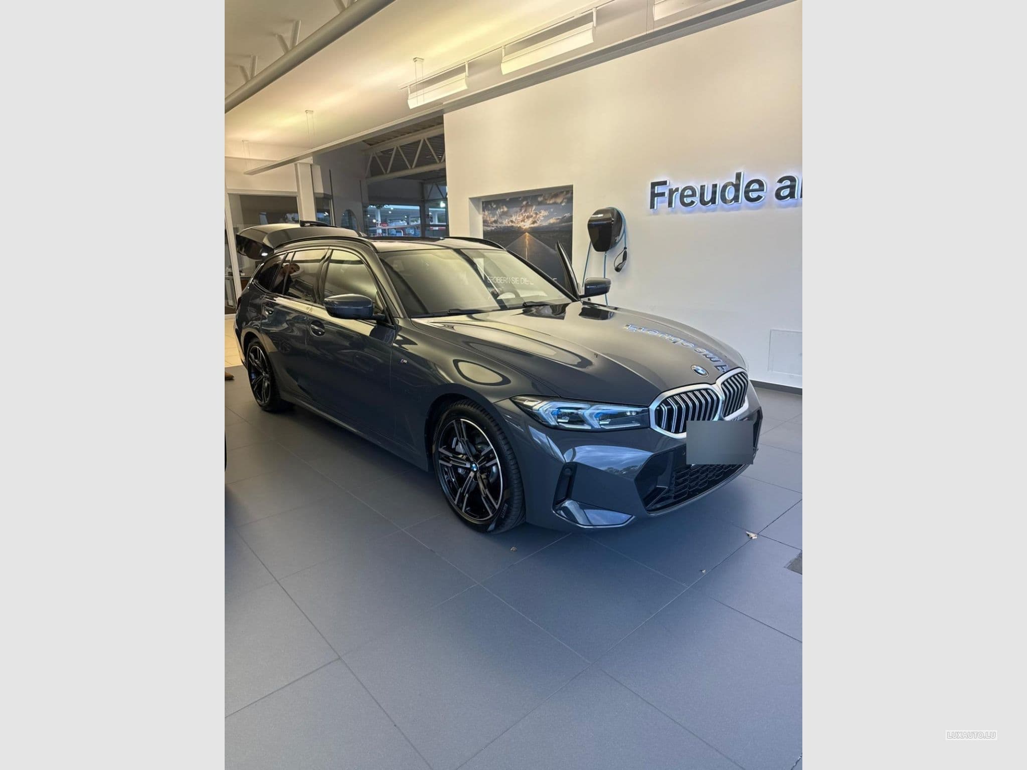 BMW 330 pack M (2024) - Photo 2