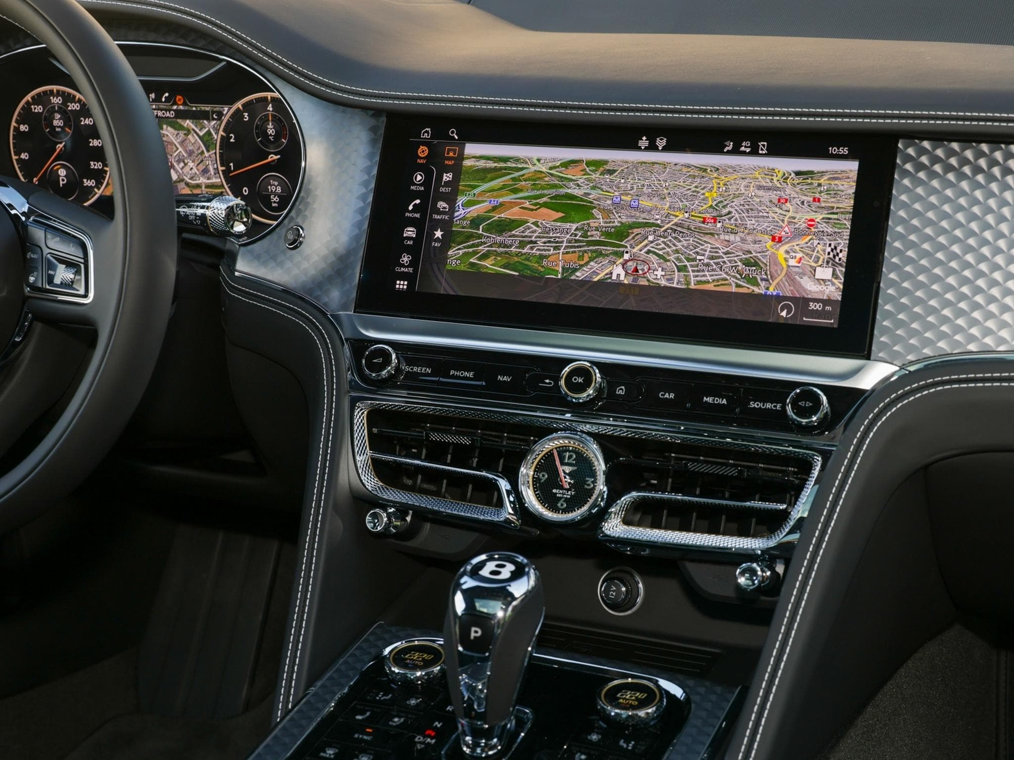 Bentley Flying Spur Azure V8 (2025) - Photo 4