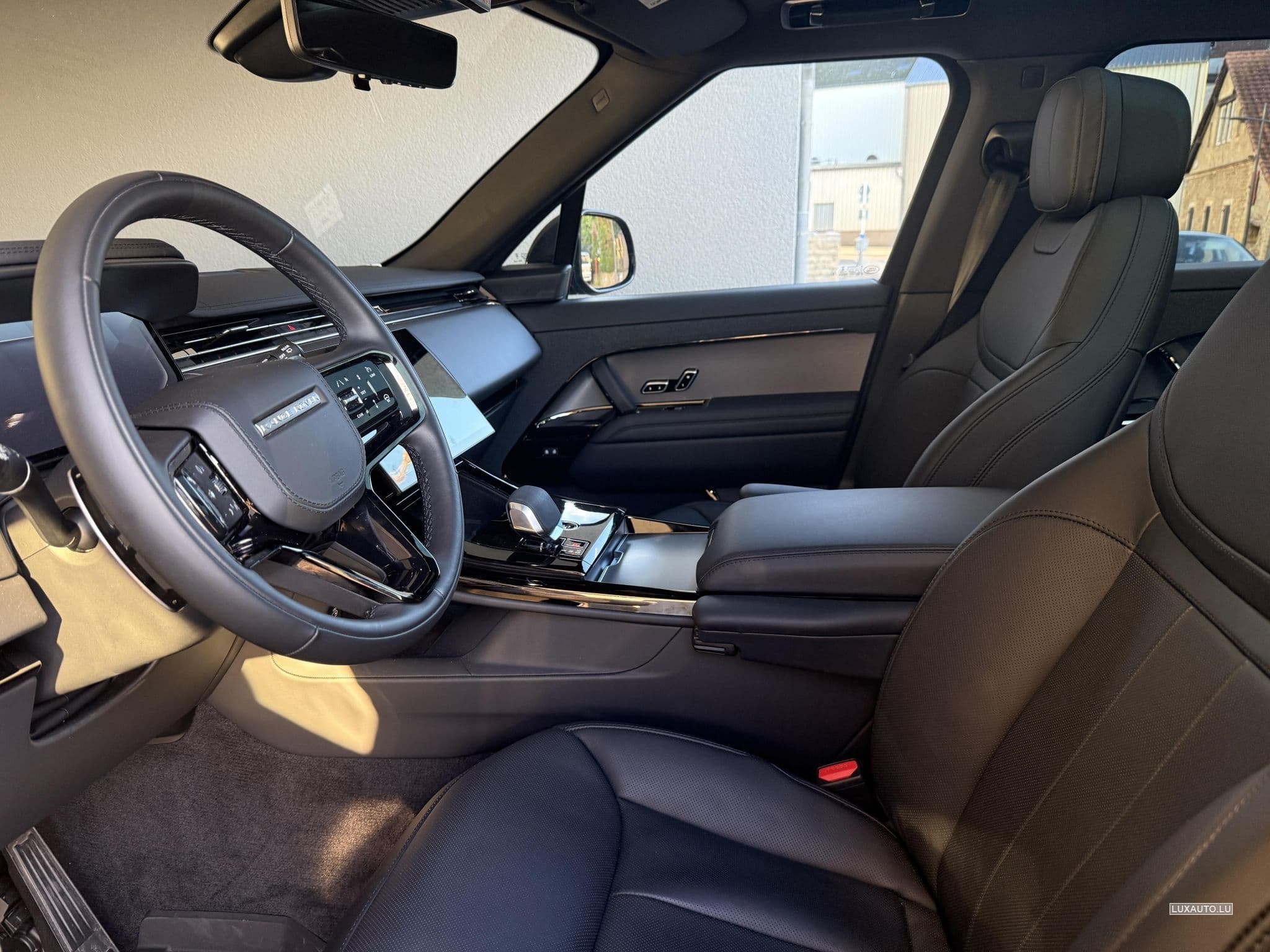 Land-Rover Range Rover Sport 300D Dynamic HSE Edition Santorini Black (2025) - Photo 10