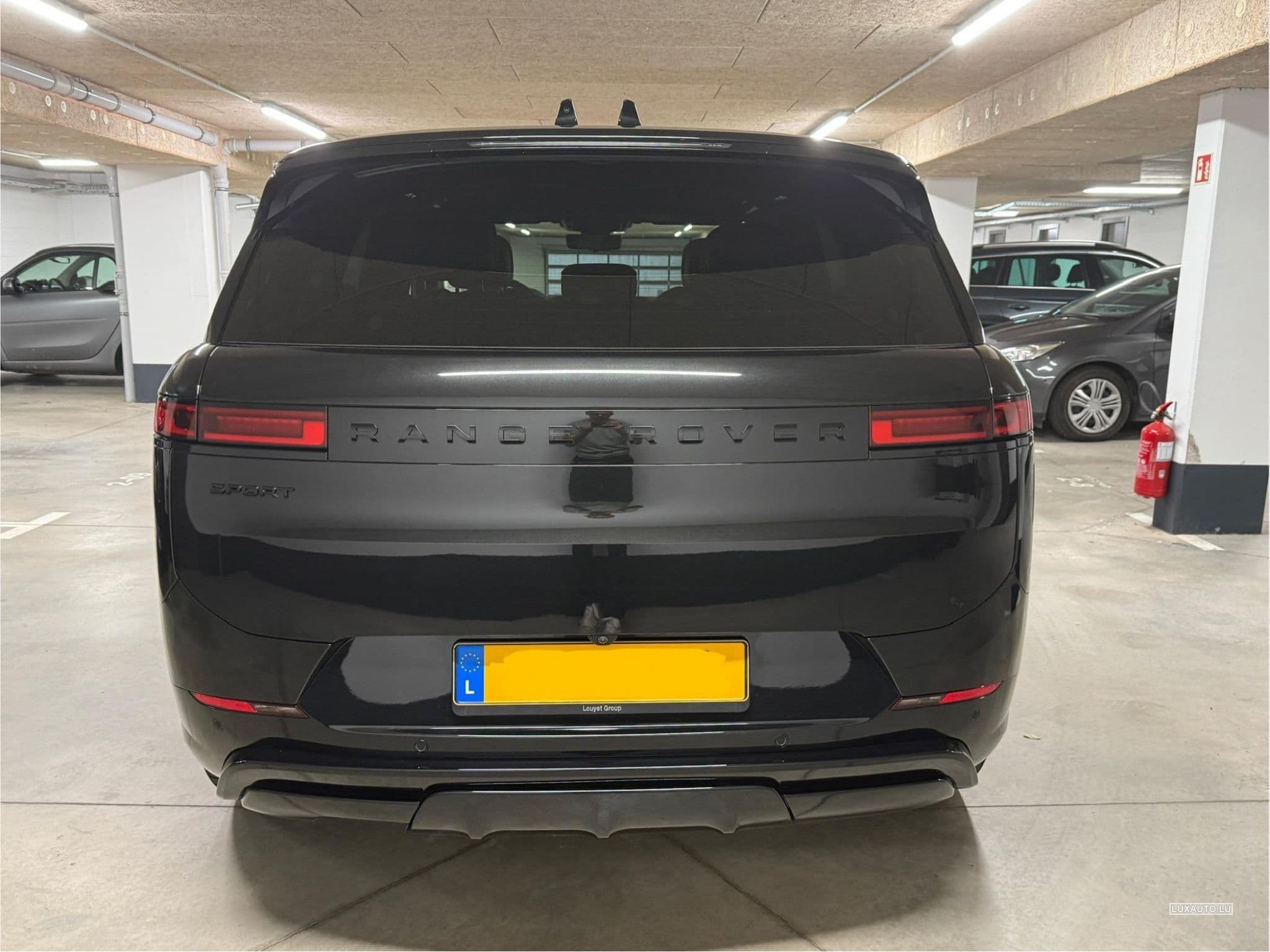 Land-Rover Range Rover Sport 300D Dynamic HSE Edition Santorini Black (2025) - Photo 5