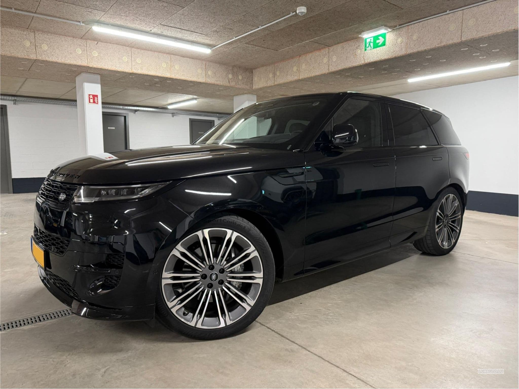 Land-Rover Range Rover Sport 300D Dynamic HSE Edition Santorini Black (2025) - Photo 6