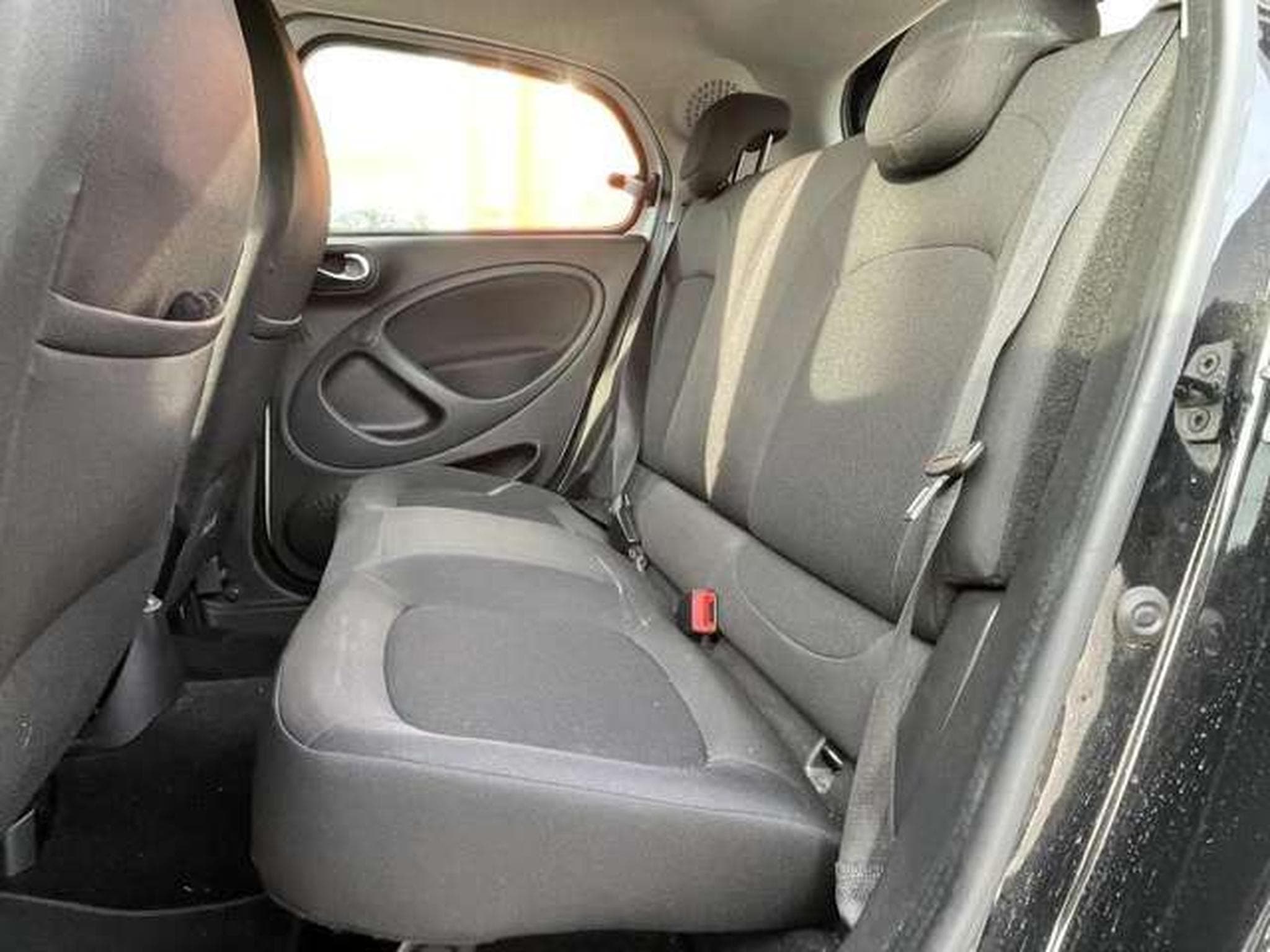 smart forFour PASSION 1.0 essence (2019) - Photo 11